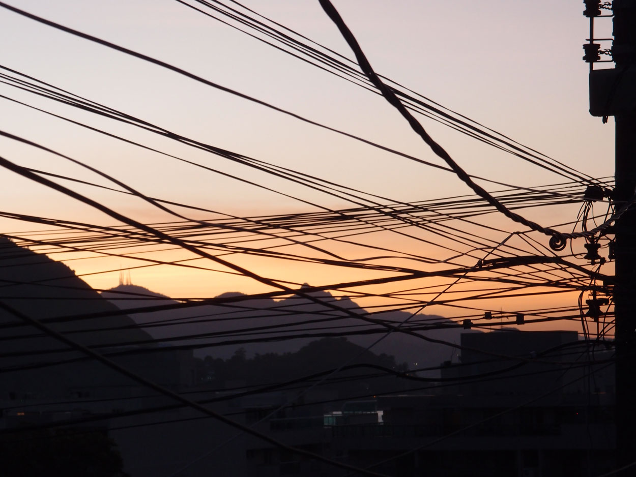 2016-02-01 Draht am blauen Abendhimmel (Foto)