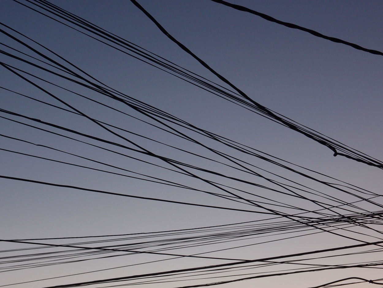 2016-02-01 Draht am blauen Abendhimmel (Foto)