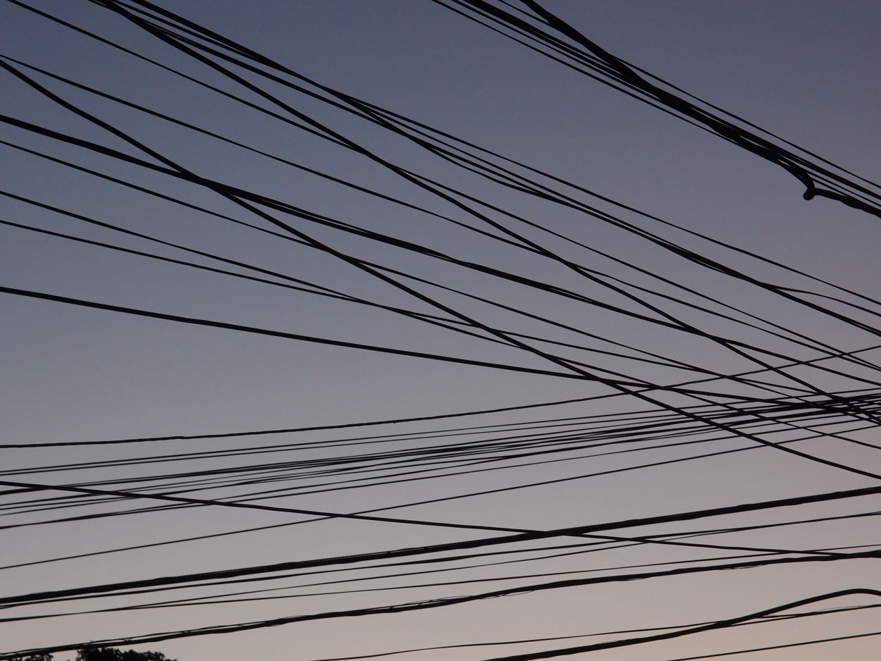 2016-02-01 Draht am blauen Abendhimmel (Foto)