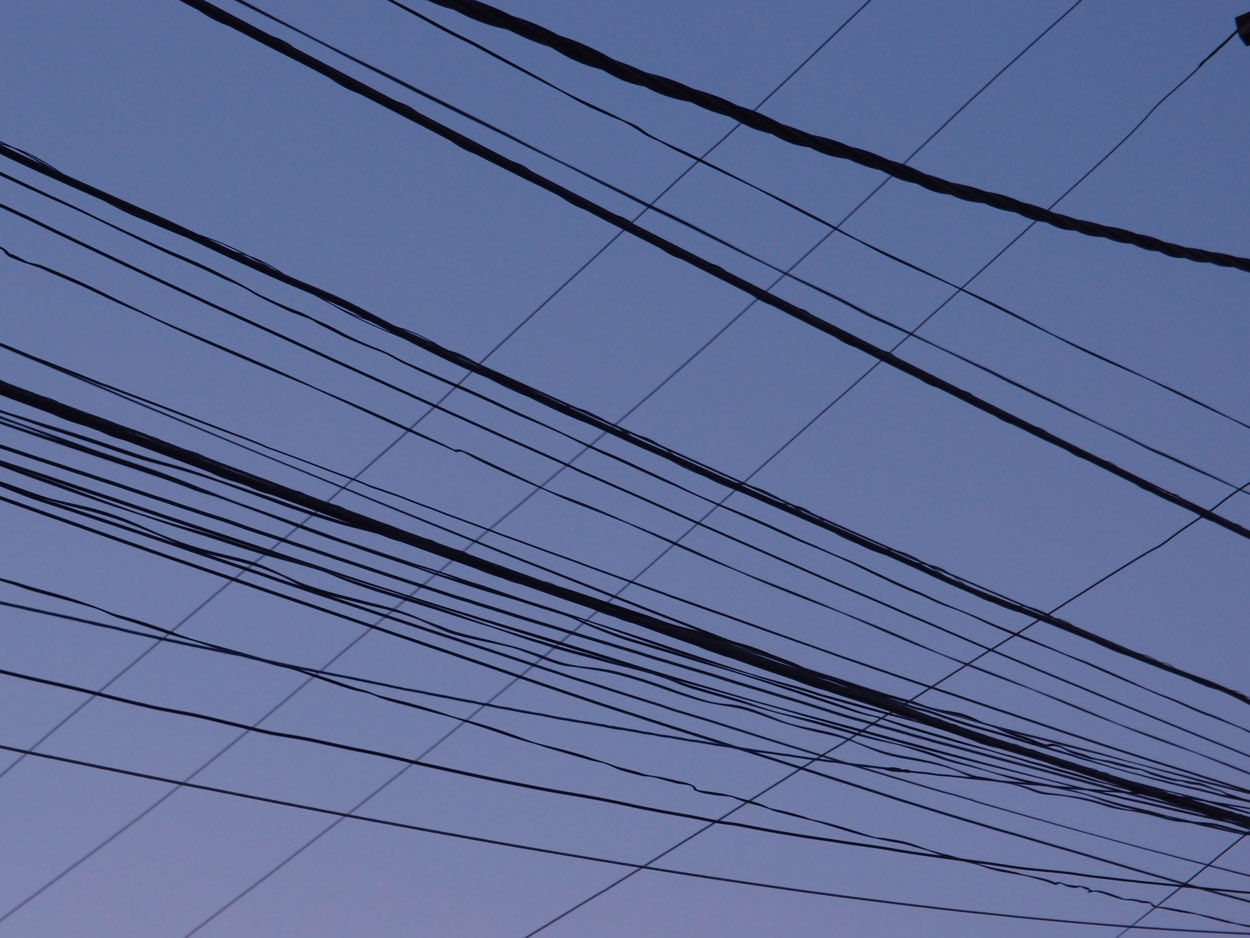 2016-02-01 Draht am blauen Abendhimmel (Foto)