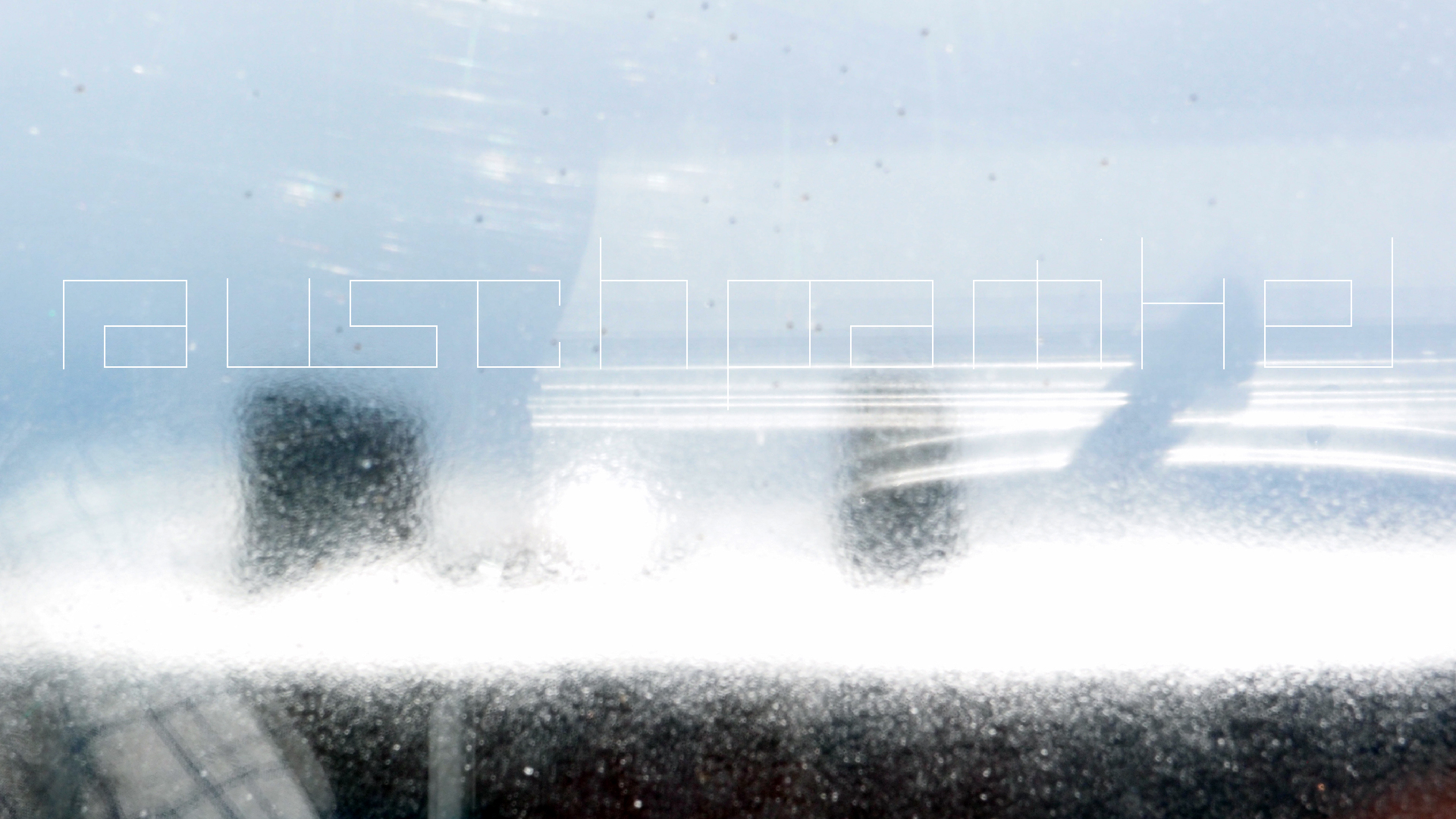 2022-09-18 Reflexe im Fenster und Wolken (Foto)