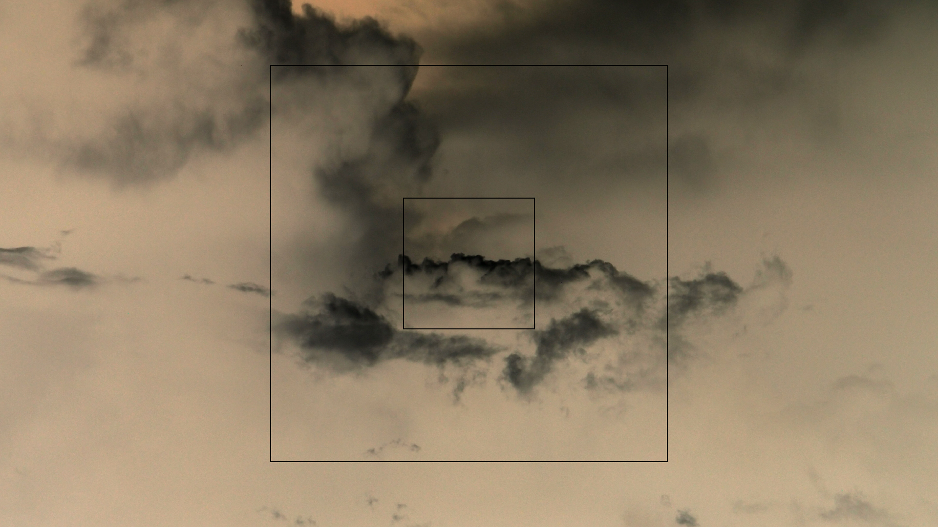 2022-09-18 Reflexe im Fenster und Wolken (Foto)