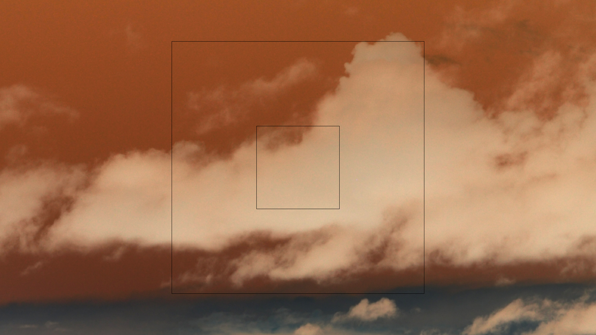 2022-09-18 Reflexe im Fenster und Wolken (Foto)