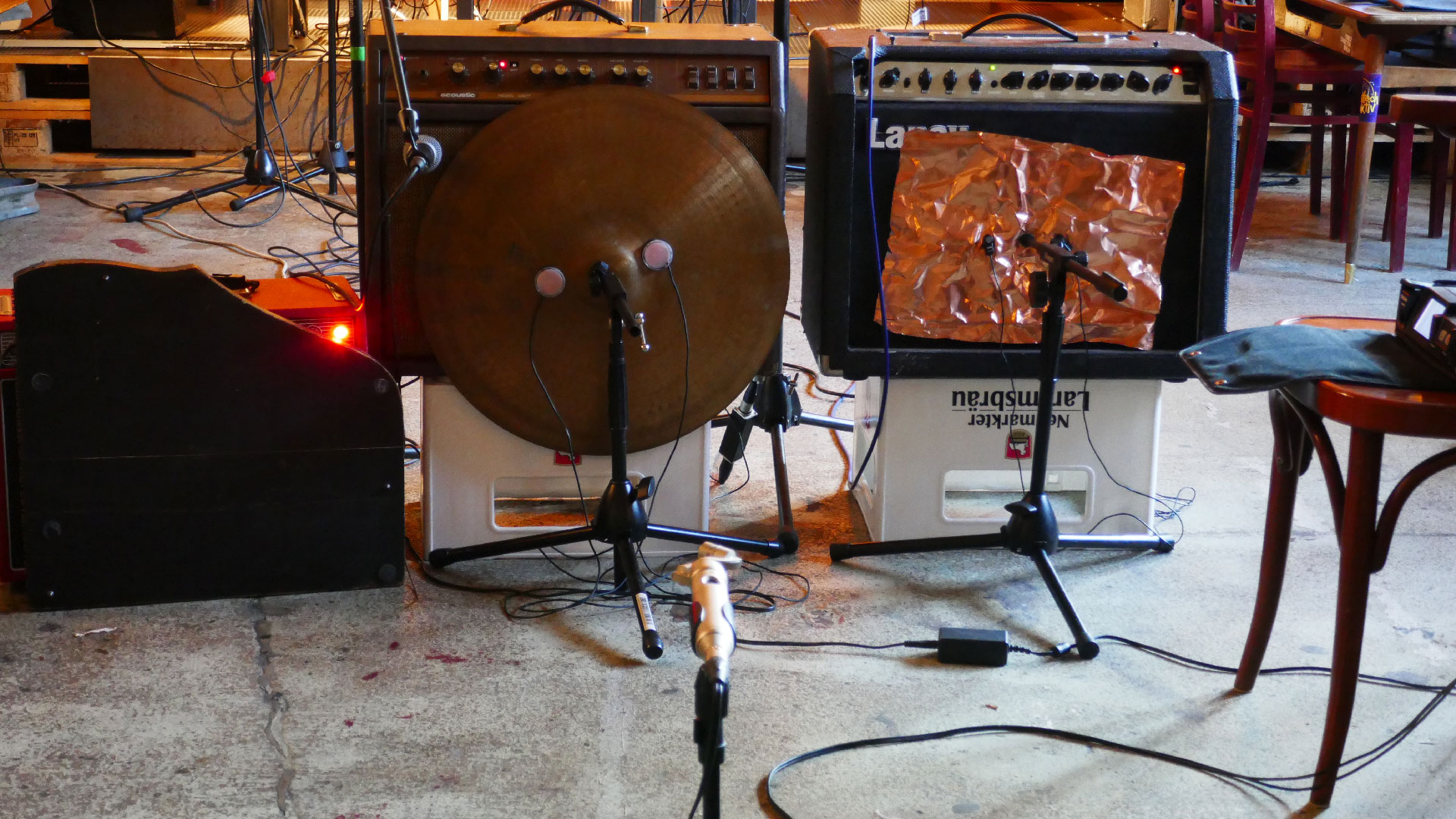 2025-12-25 SND/Blir/Institut Fuer Feinmotorik 4 Vinyl hl Quad Motor Driver Tape Echo Vocoder Mix (Tape 32)