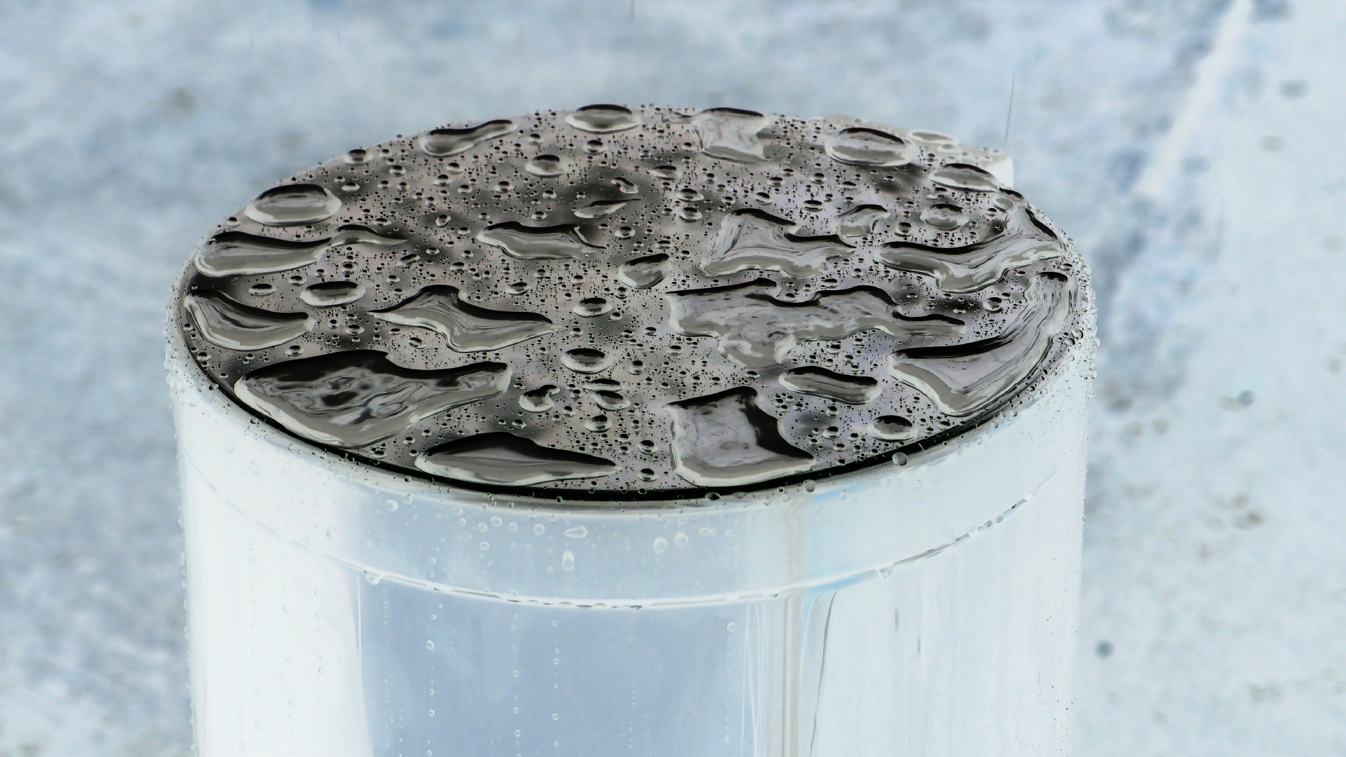 2021-08-30 Das Kleine Regen Rhythmus Orchester spielt 'autonome Beats' (Blech-M�lleimer mit Plastikbeh�lter)