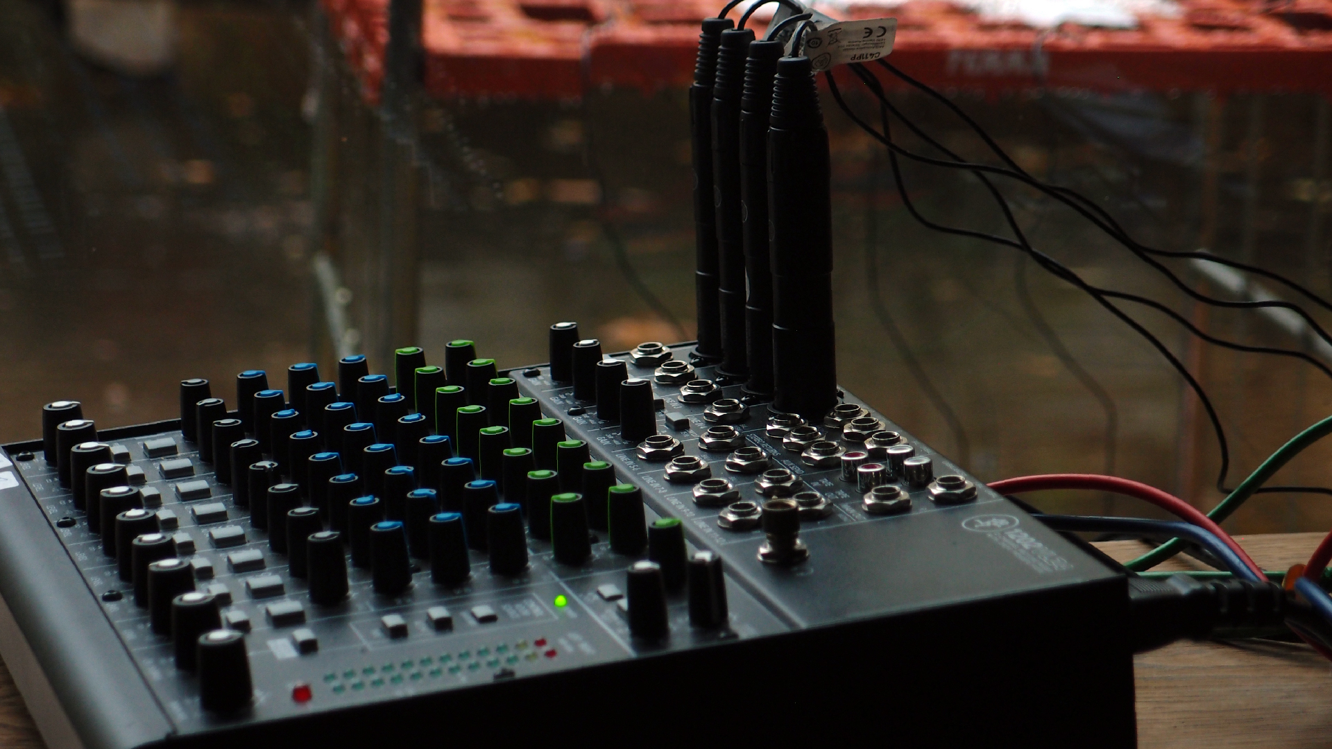 2021-11-04 Das Kleine Regen Rhythmus Orchester (5 Plastiktten) (Audio, Foto, Grafk)