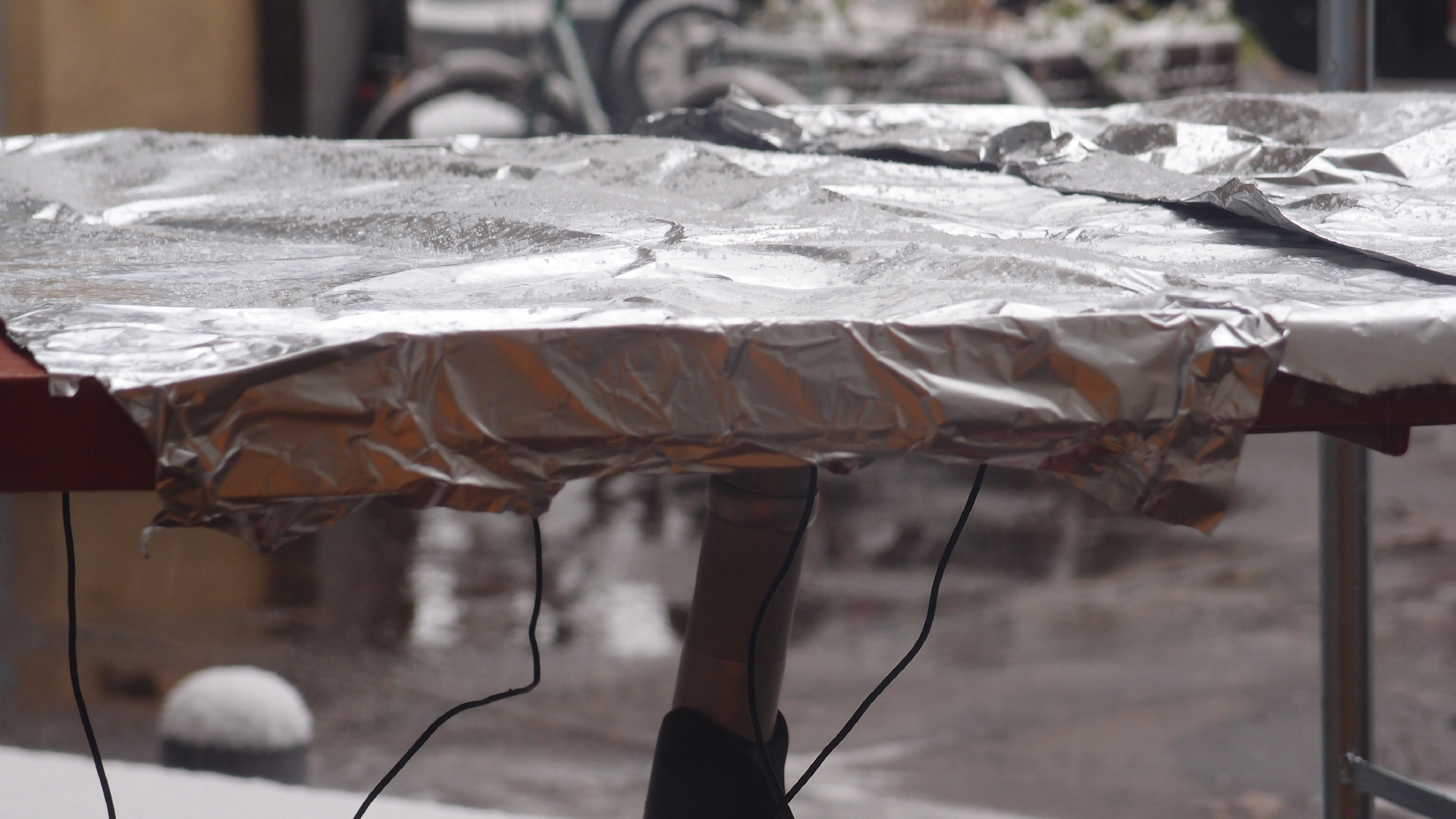 2021-12-09 & 10 Das Kleine Regen Rhythmus Orchester (Schnee auf Alufolie) (Audio, Foto, Typo Grafik)