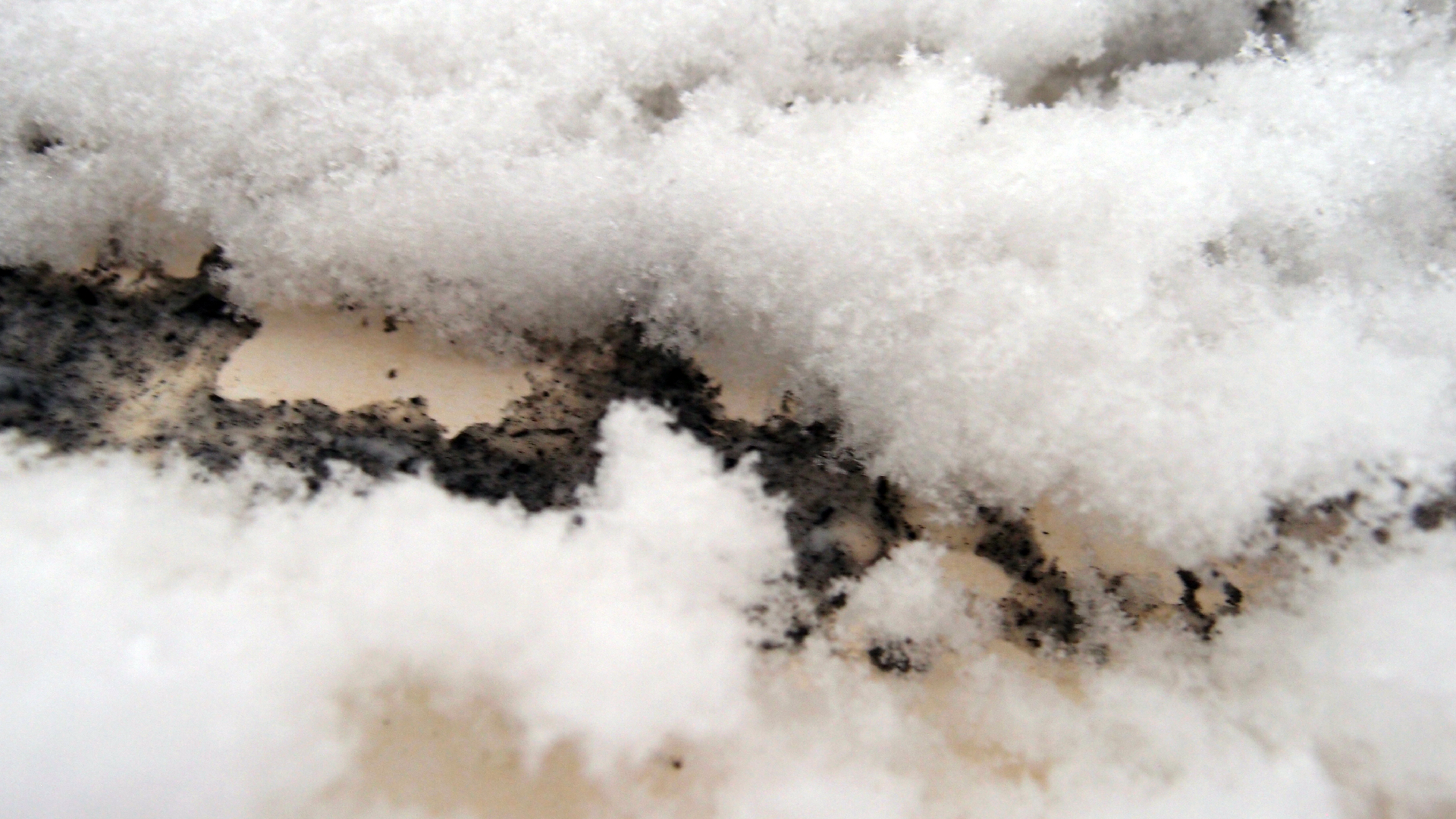 2021-12-09 & 10 Das Kleine Regen Rhythmus Orchester (Schnee auf Alufolie) (Audio, Foto, Typo Grafik)