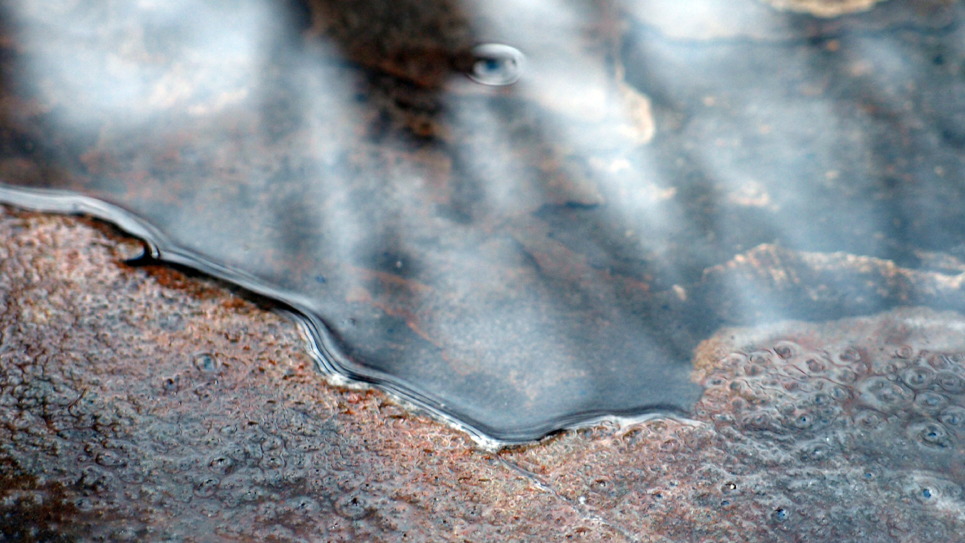 2021-12-09 & 10 Das Kleine Regen Rhythmus Orchester (Schnee auf Alufolie) (Audio, Foto, Typo Grafik)