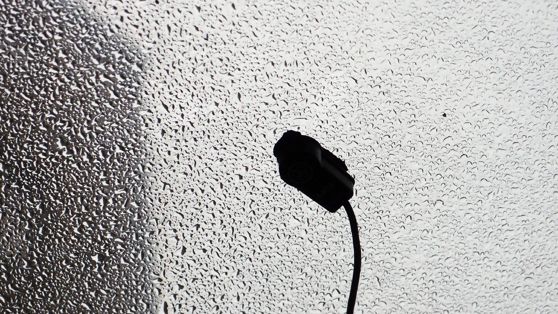 2022-02-08 Das Kleine Regen Rhythmus Orchester (Fensterglas einfach, im Bilderrahmen, II) (Audio, Video)