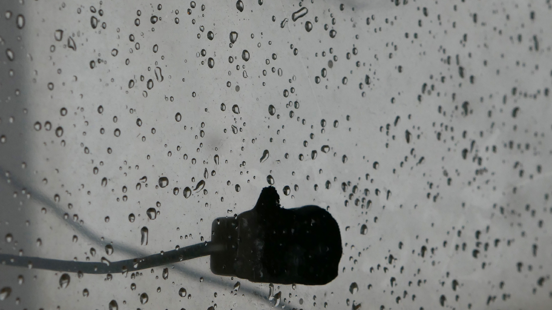 2022-02-16 Das Kleine Regen Rhythmus Orchester (Fensterglas einfach, im Bilderrahmen, III) (Audio, Video)