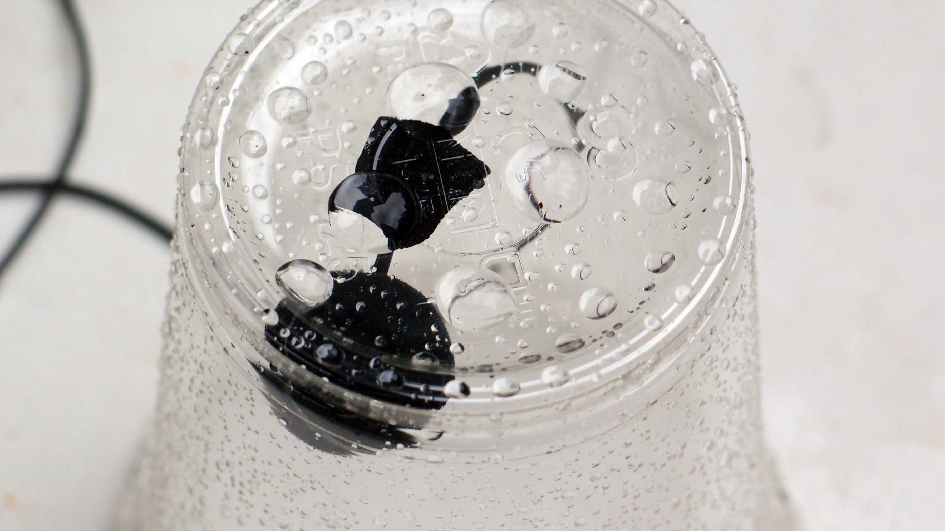 2022-05-17 Das Kleine Regen Rhythmus Orchester (Plastebecher aufm Tisch) (Audio, Video)