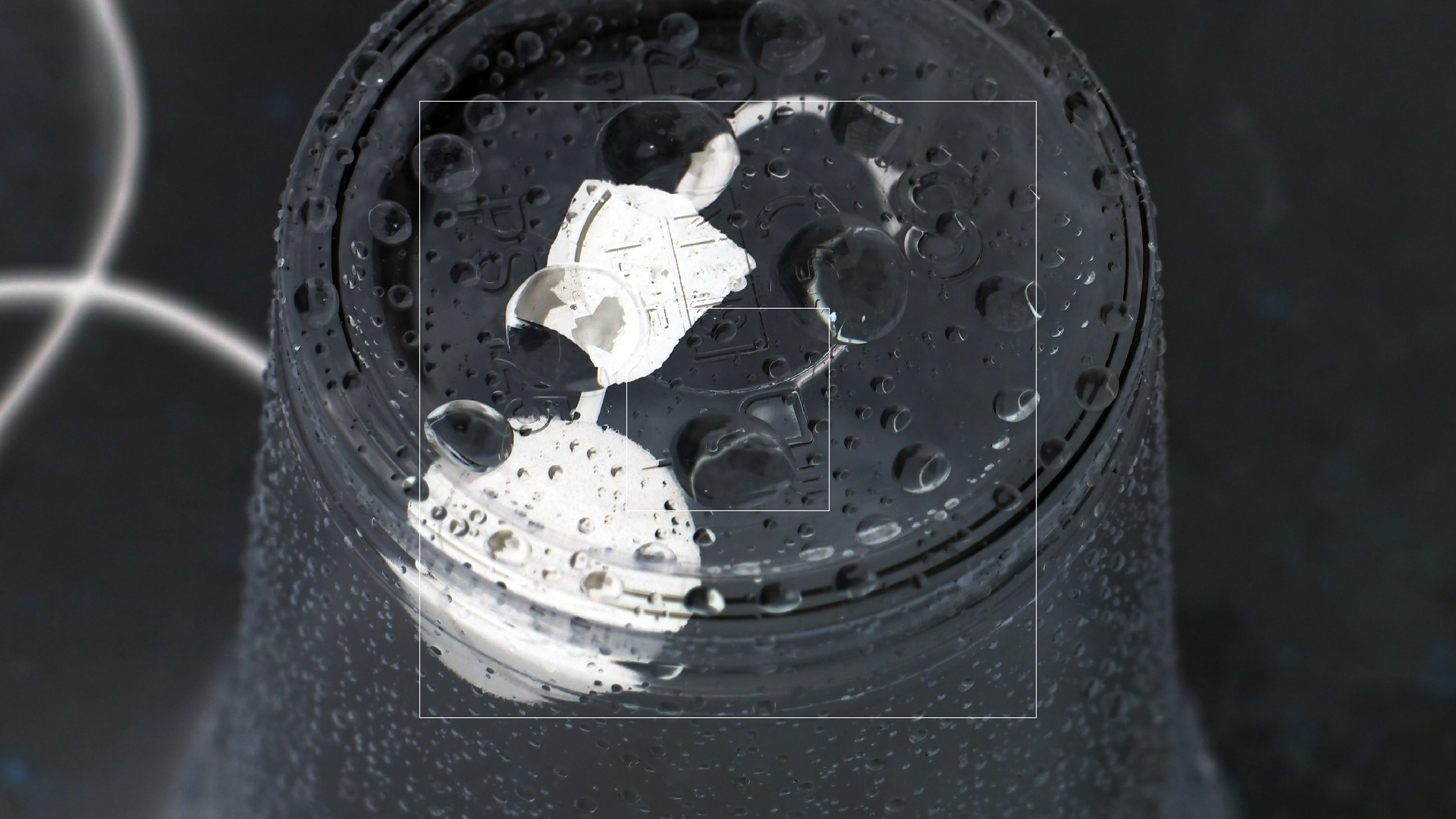 2022-05-17 Das Kleine Regen Rhythmus Orchester (Plastebecher aufm Tisch) (Audio, Video)