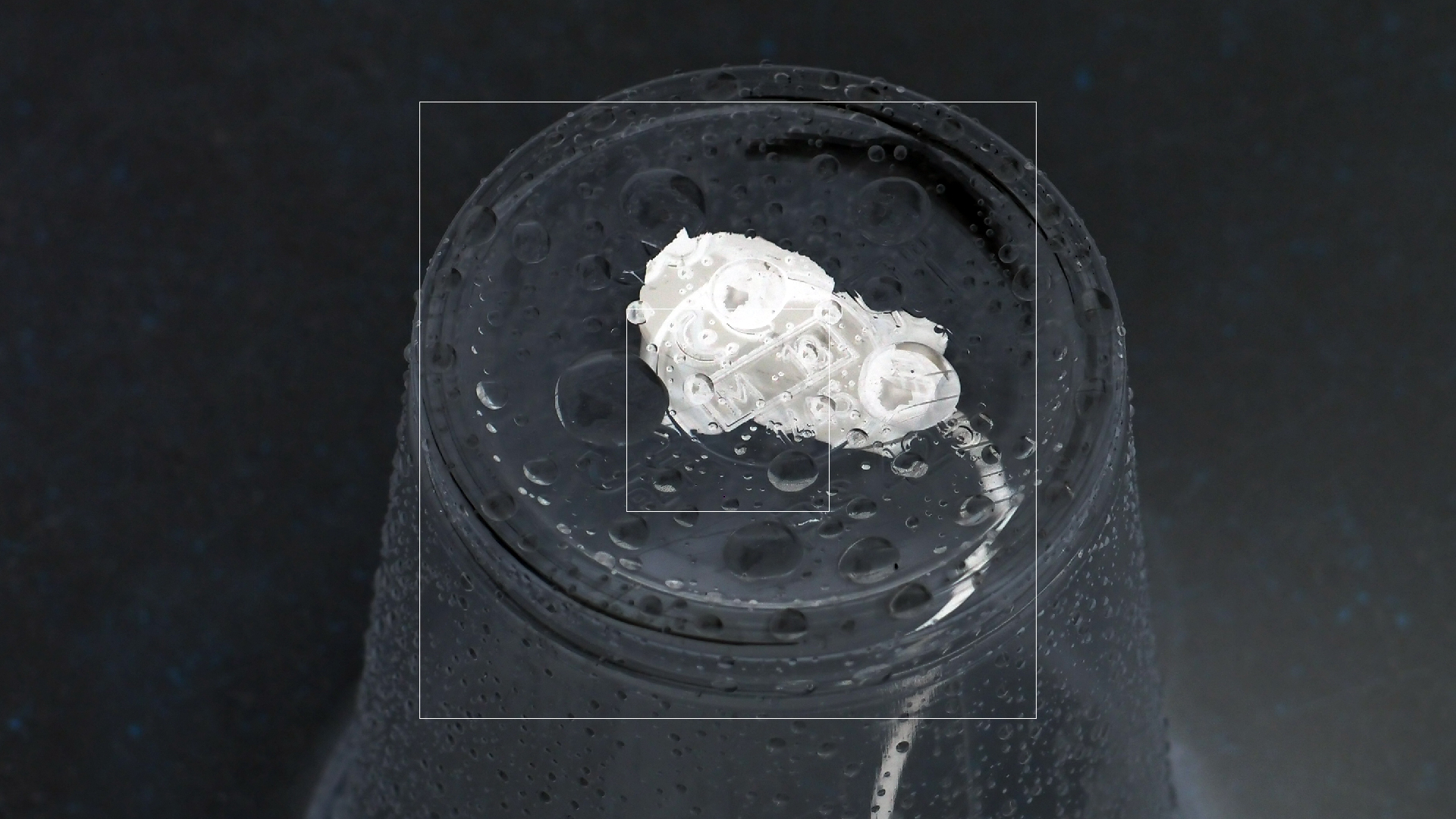 2022-05-17 Das Kleine Regen Rhythmus Orchester (Plastebecher aufm Tisch) (Audio, Video)