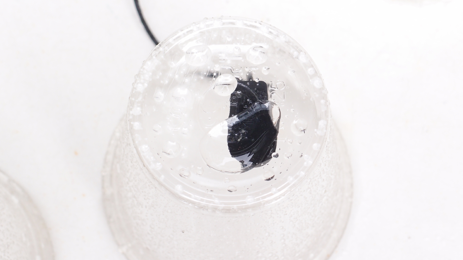 2022-05-17 Das Kleine Regen Rhythmus Orchester (Plastebecher aufm Tisch) (Audio, Video)