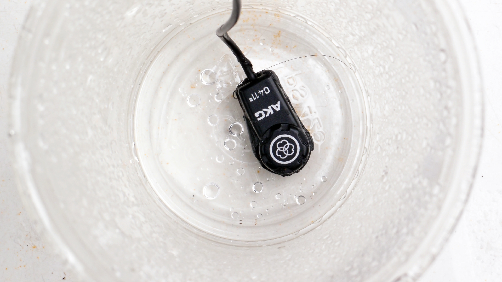 2022-05-17 Das Kleine Regen Rhythmus Orchester (Plastebecher aufm Tisch) (Audio, Video)