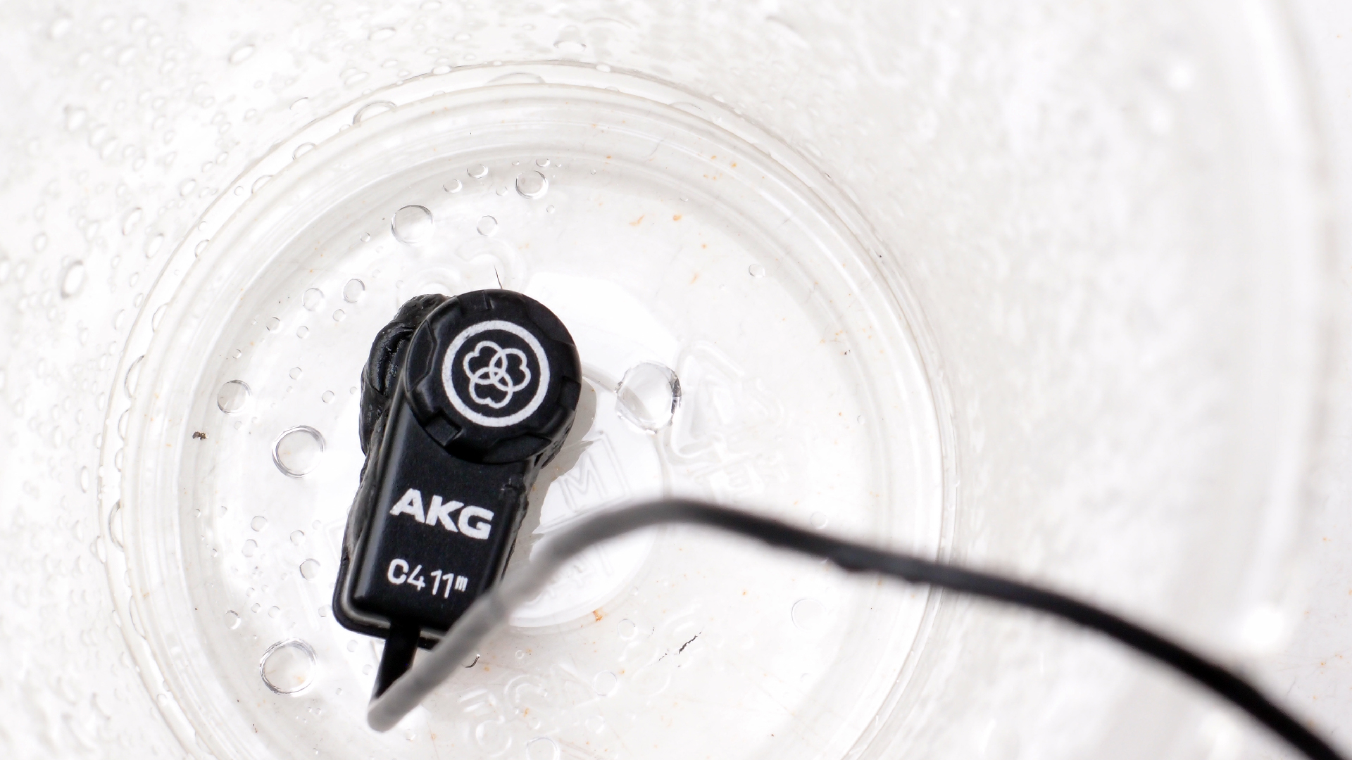 2022-05-17 Das Kleine Regen Rhythmus Orchester (Plastebecher aufm Tisch) (Audio, Video)