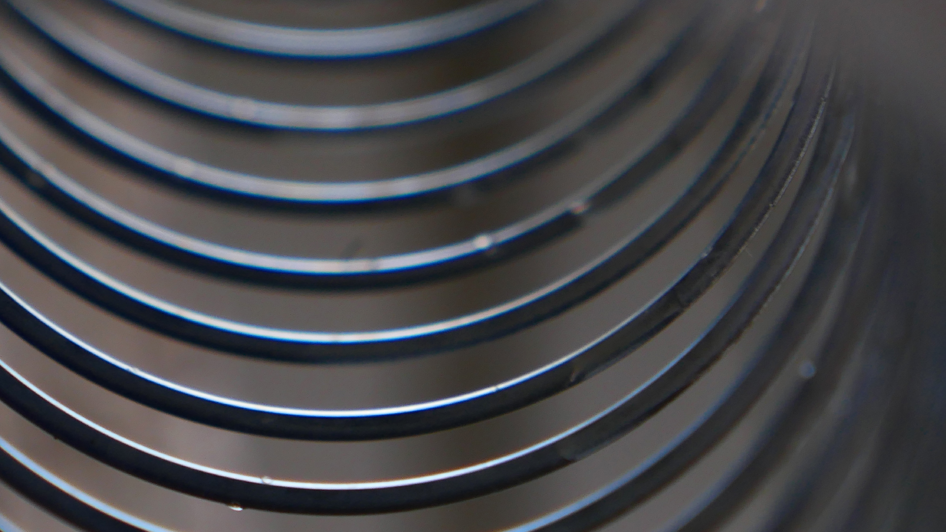 2022-08-27 Das Kleine Regen Rhythmus Orchester (Alublech, Federhall Errorcut) (Audio, Foto)