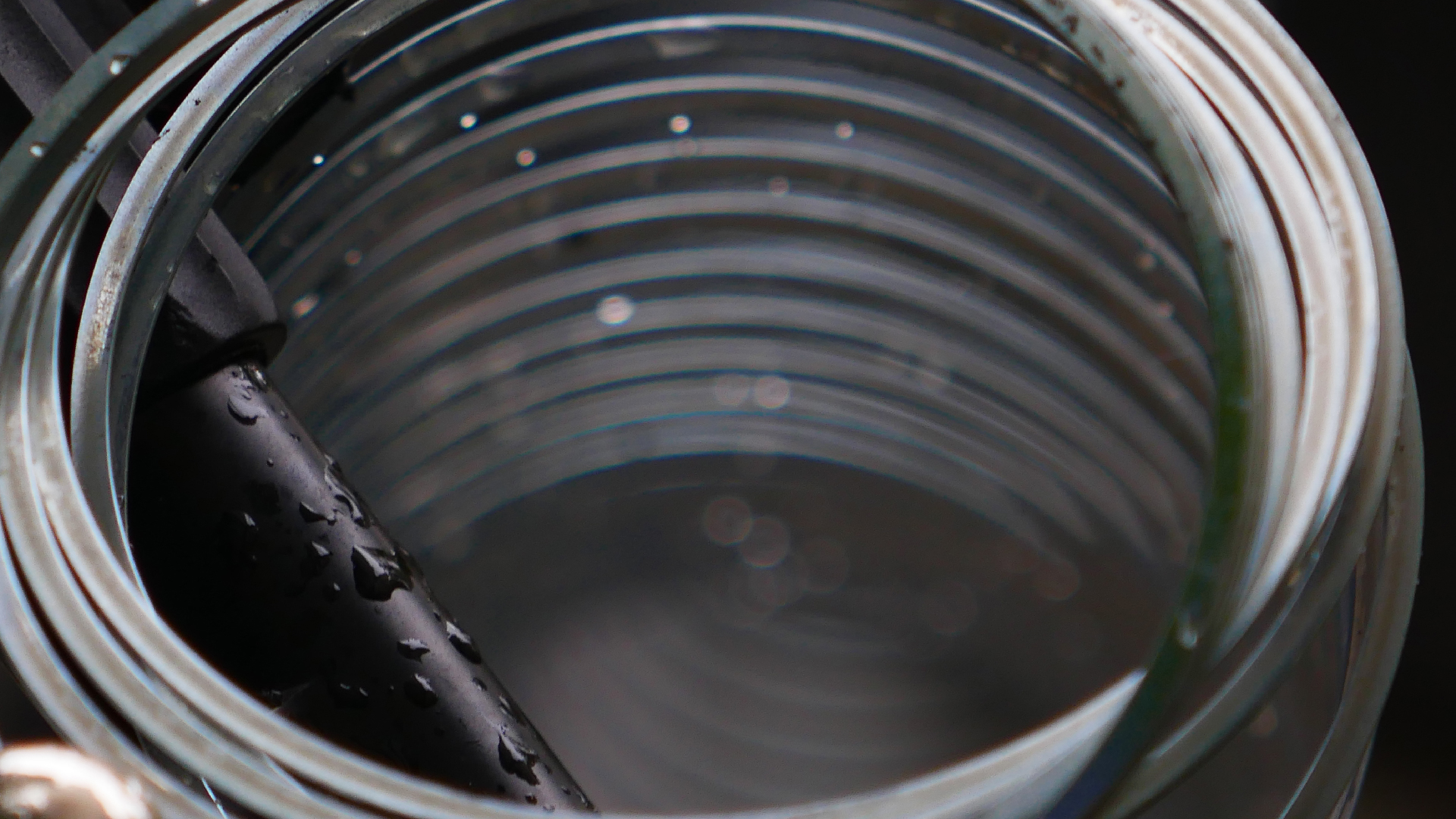 2022-08-27 Das Kleine Regen Rhythmus Orchester (Alublech, Federhall Errorcut) (Audio, Foto)