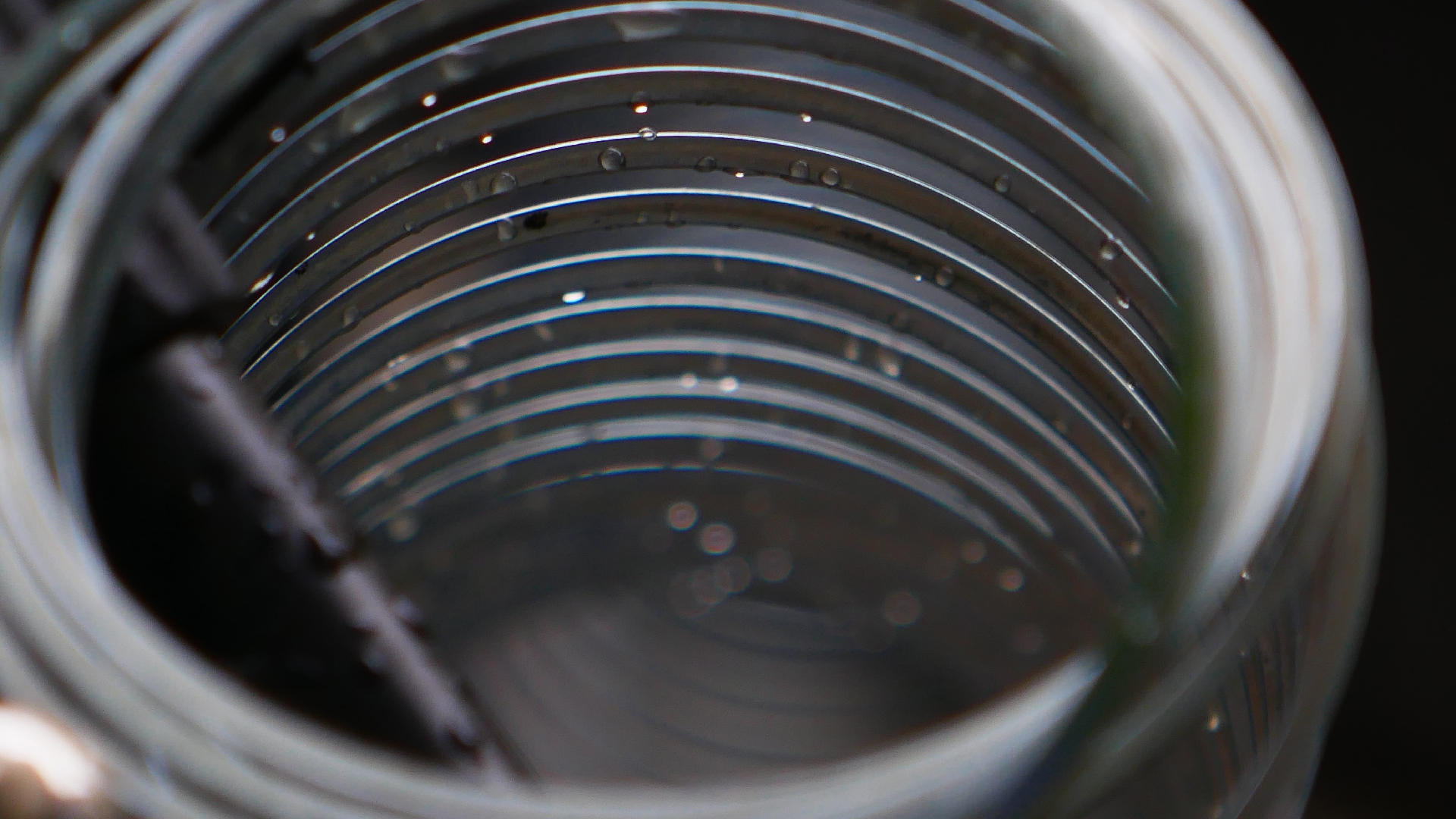 2022-08-27 Das Kleine Regen Rhythmus Orchester (Alublech, Federhall Errorcut) (Audio, Foto)