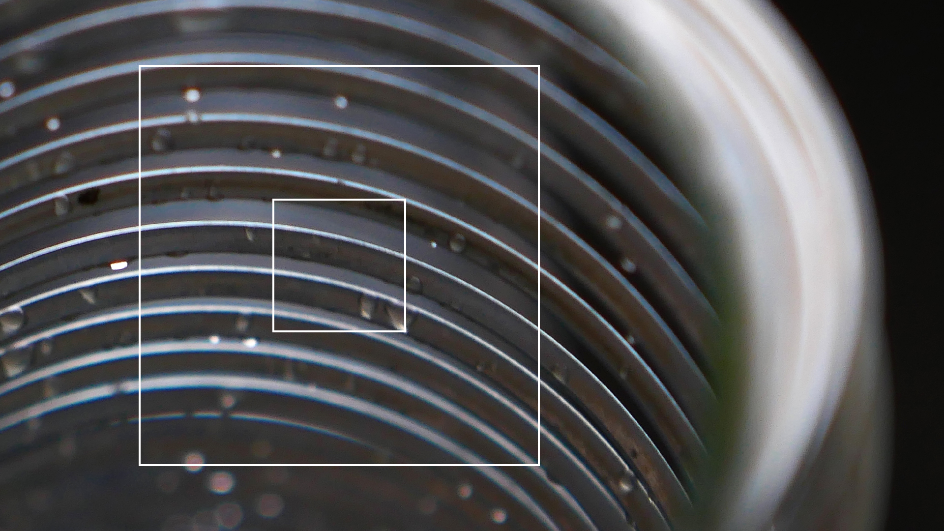 2022-08-27 Das Kleine Regen Rhythmus Orchester (Alublech, Federhall Errorcut) (Audio, Foto)