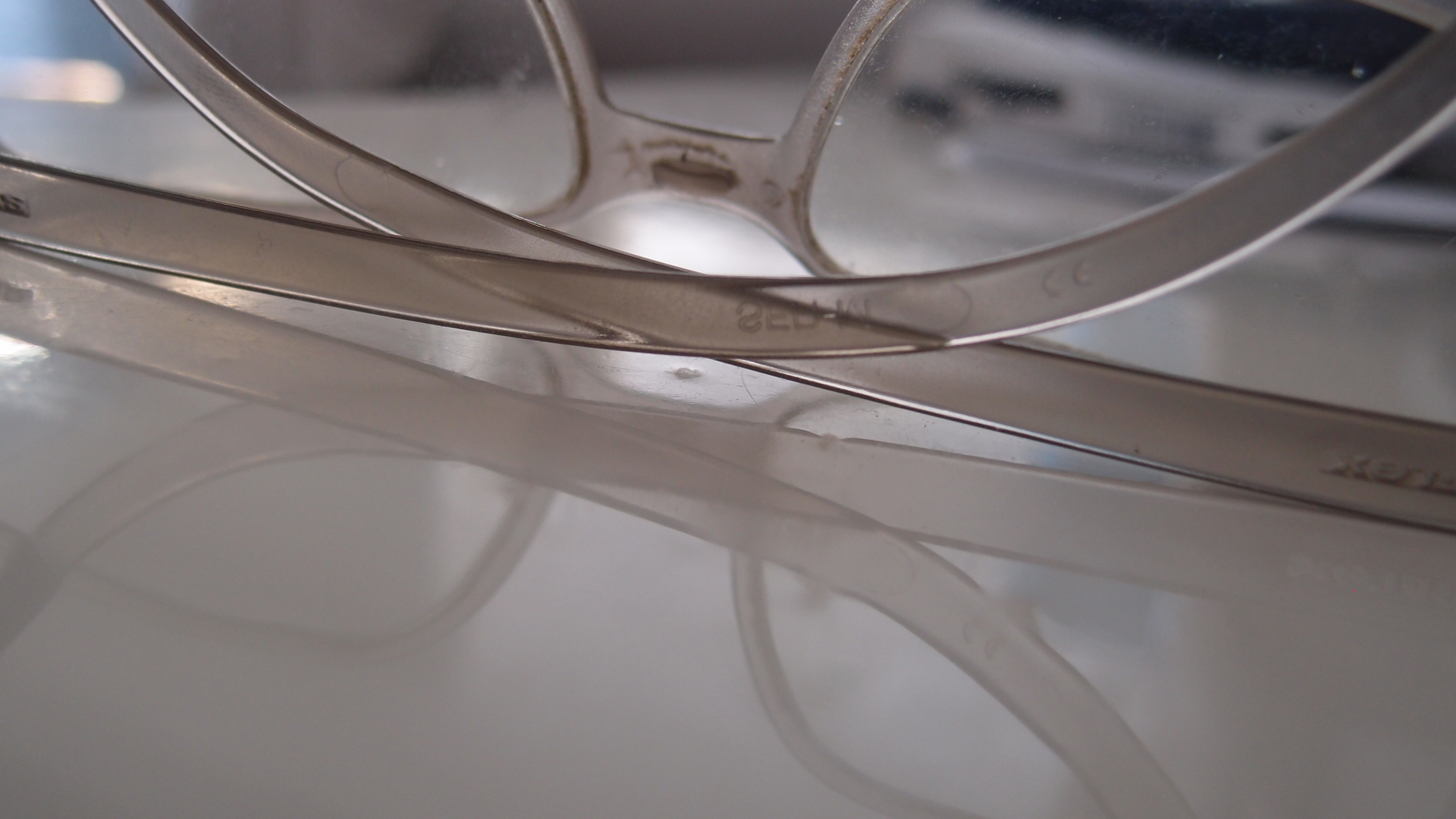 2021-04-19 Ame Zek - rauschpartikel (Vocoder Remixe) (Mixe, Typo Grafik)