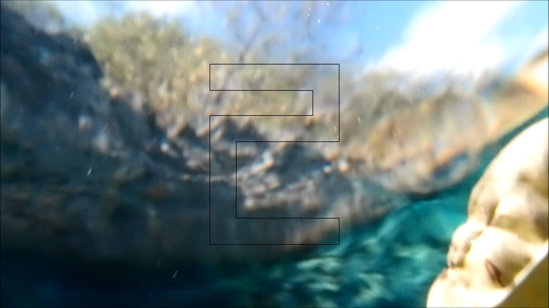 2022-04-14 Am Strand und im Wasser (Quallenvideo, Stills & Numbers) (Typo Grafik, Video)