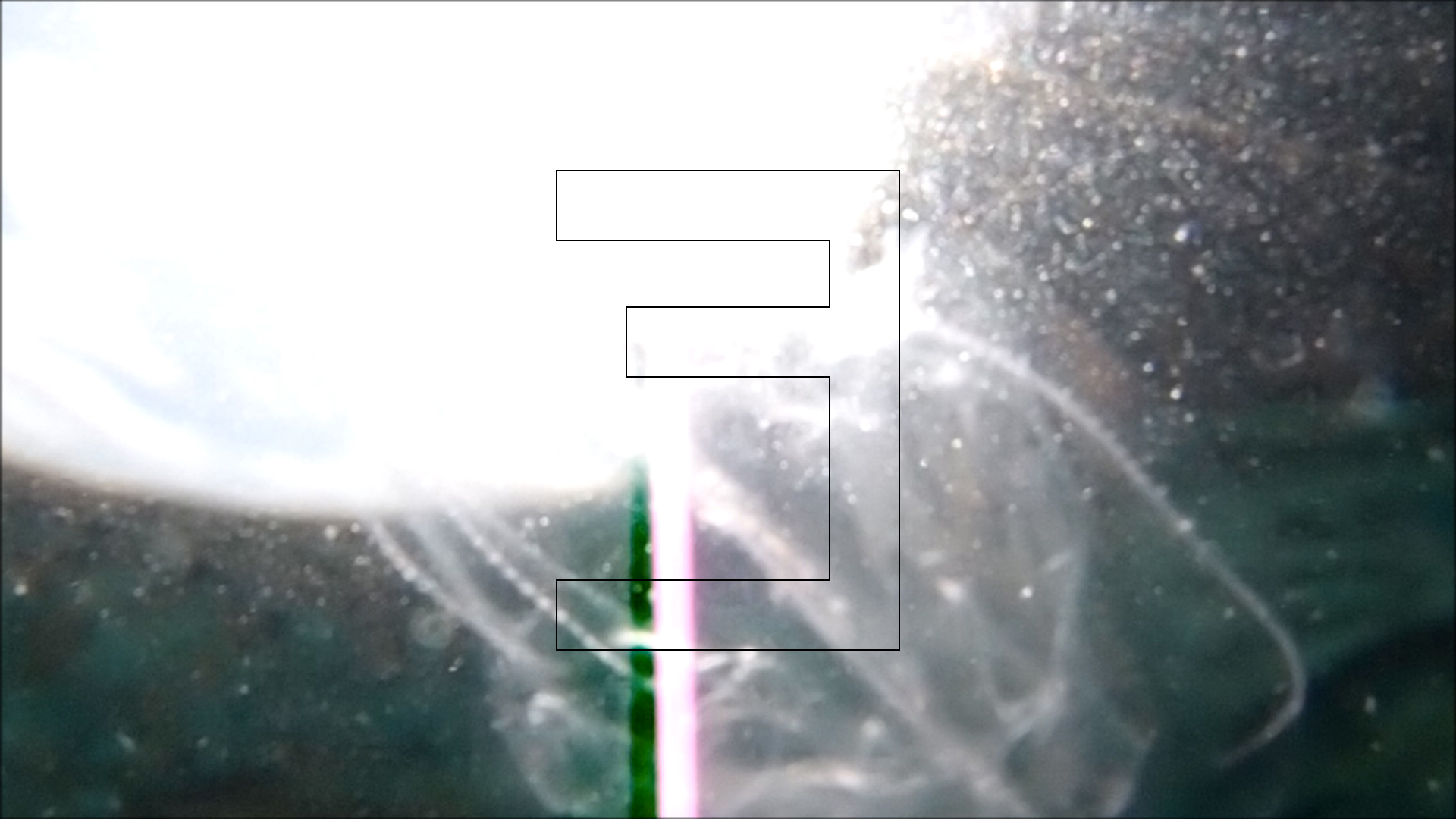 2022-04-14 Am Strand und im Wasser (Quallenvideo, Stills & Numbers) (Typo Grafik, Video)