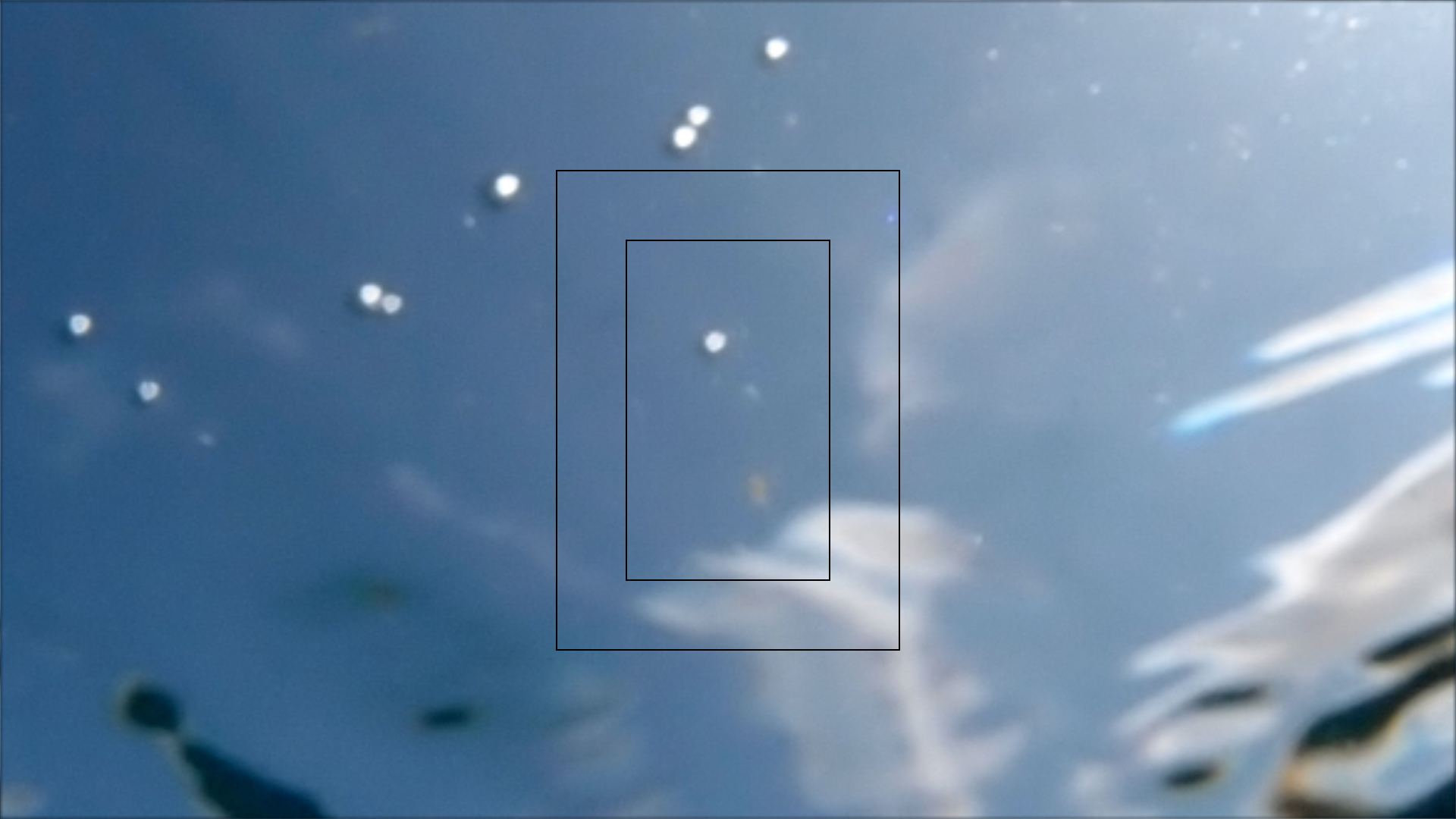 2022-04-14 Am Strand und im Wasser (Quallenvideo, Stills & Numbers) (Typo Grafik, Video)