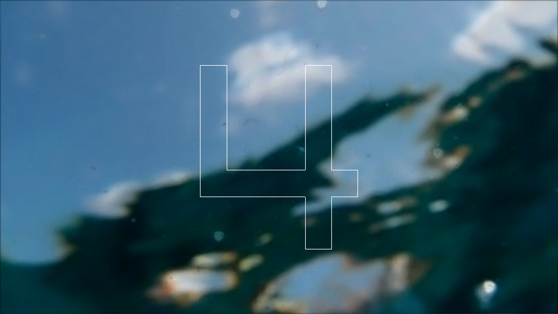 2022-04-14 Am Strand und im Wasser (Quallenvideo, Stills & Numbers) (Typo Grafik, Video)