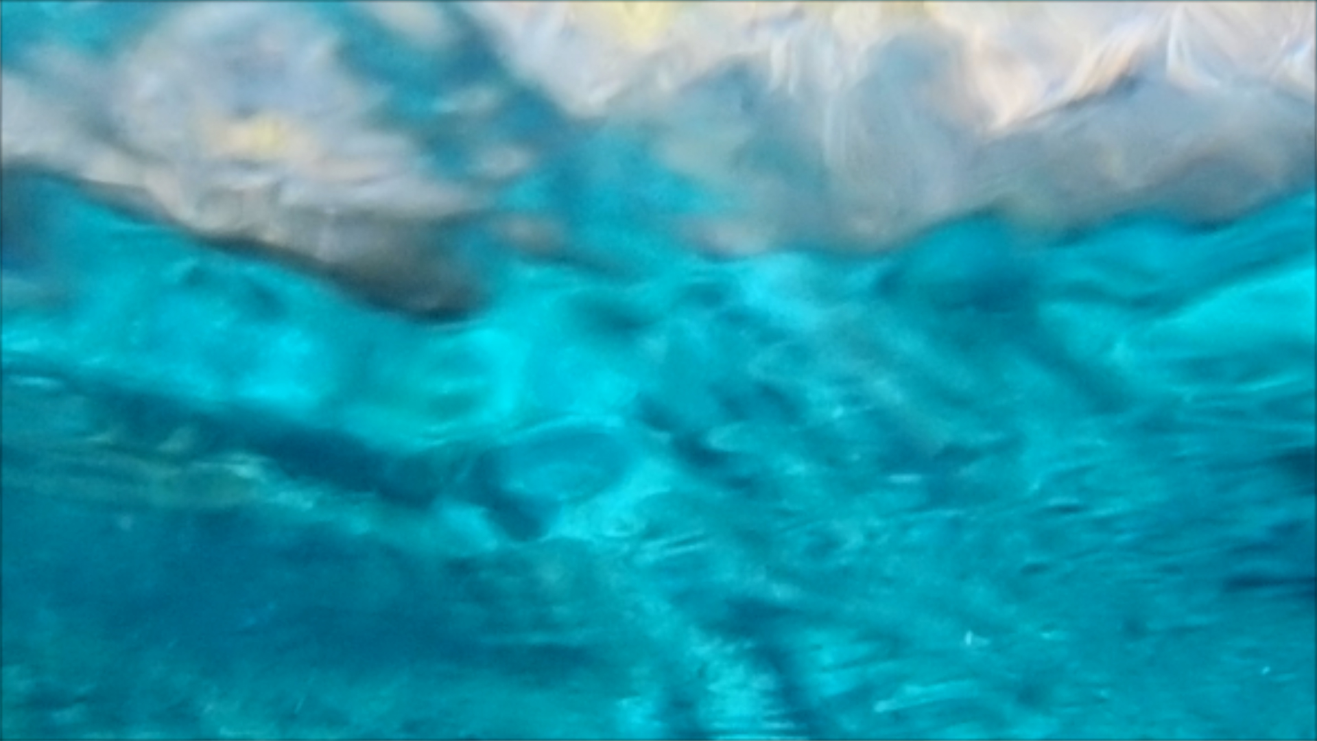 2022-04-14 Am Strand und im Wasser (Quallenvideo, Stills & Numbers) (Typo Grafik, Video)