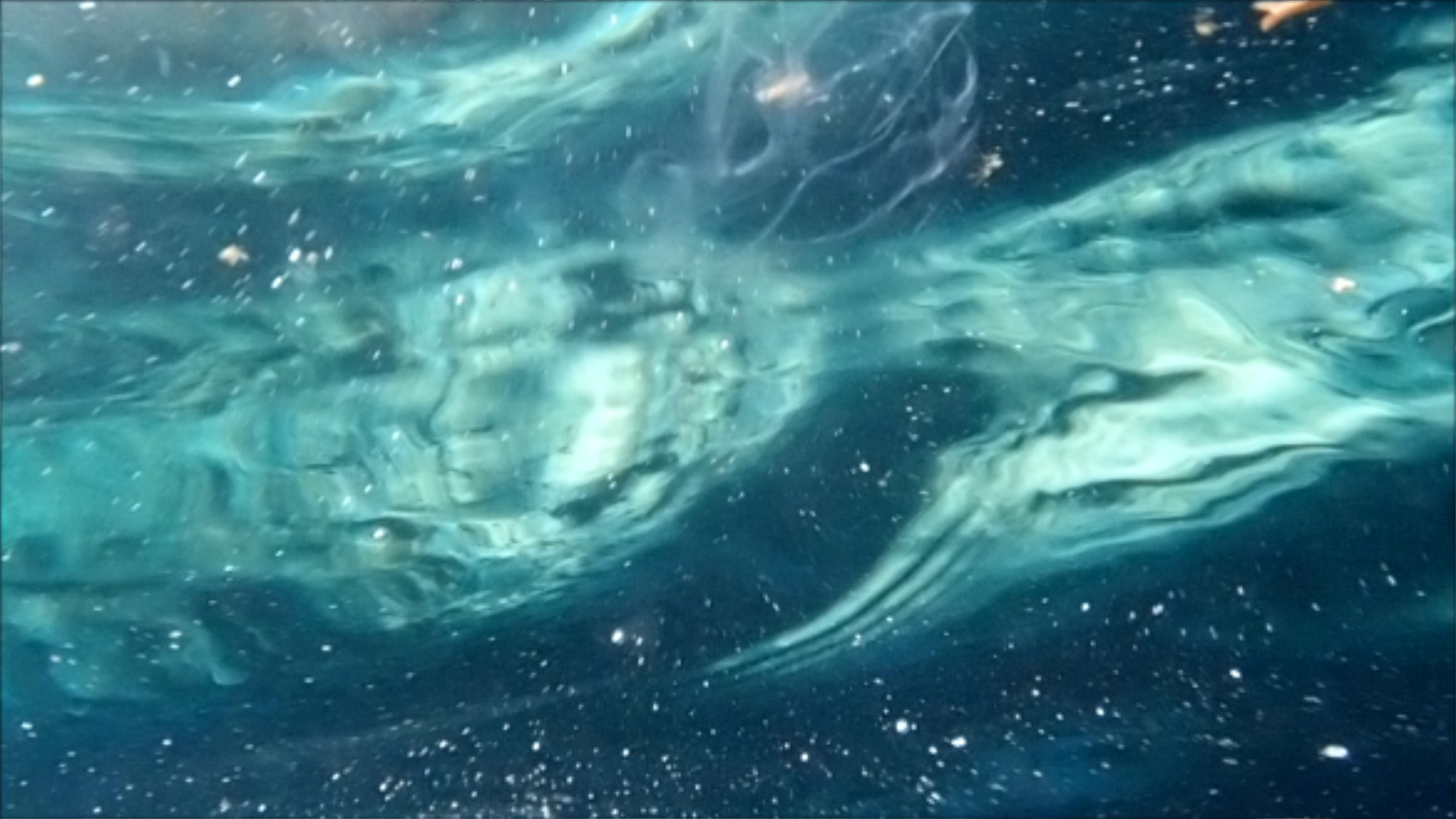 2022-04-14 Am Strand und im Wasser (Quallenvideo, Stills & Numbers) (Typo Grafik, Video)