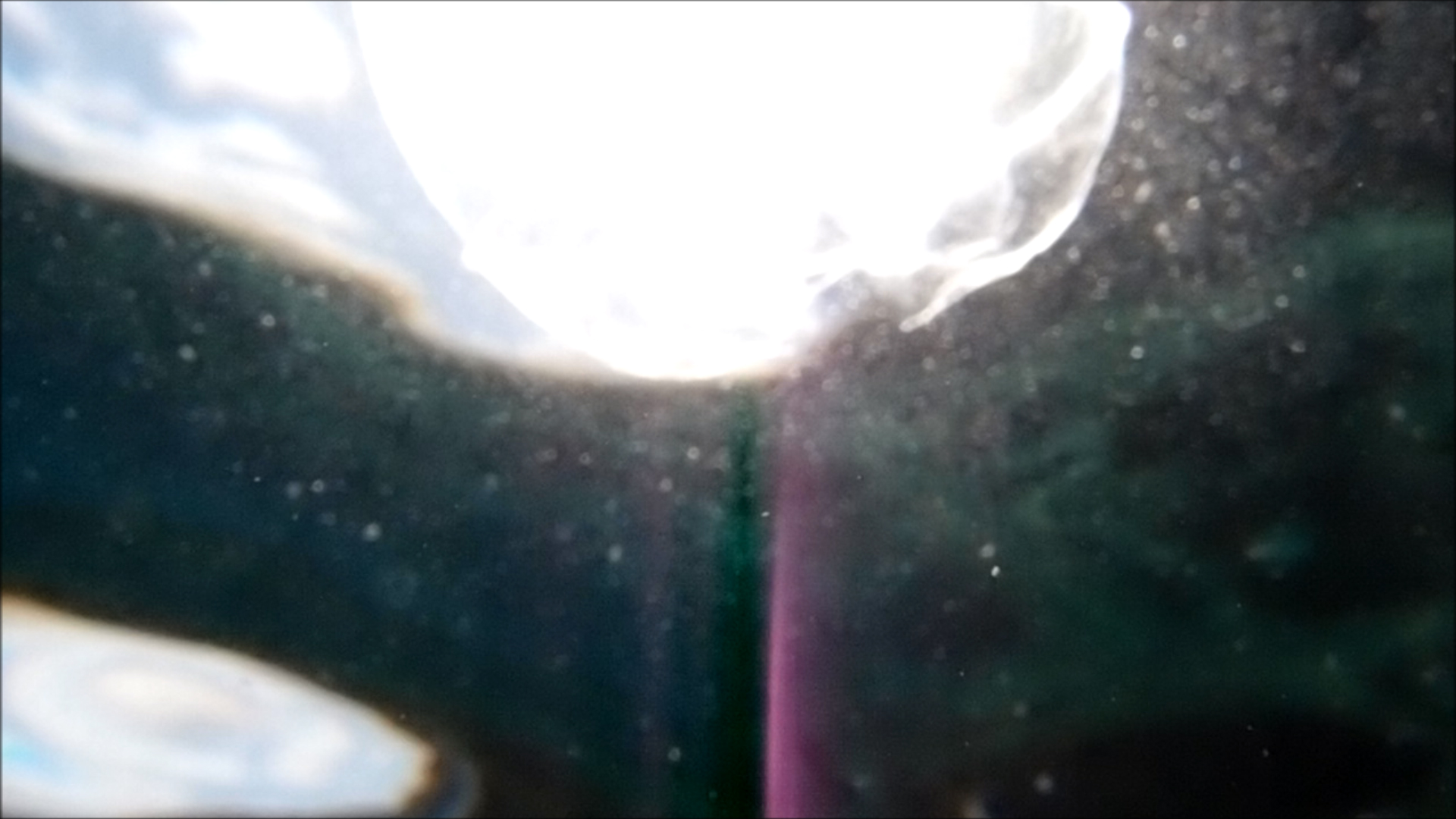 2022-04-14 Am Strand und im Wasser (Quallenvideo, Stills & Numbers) (Typo Grafik, Video)