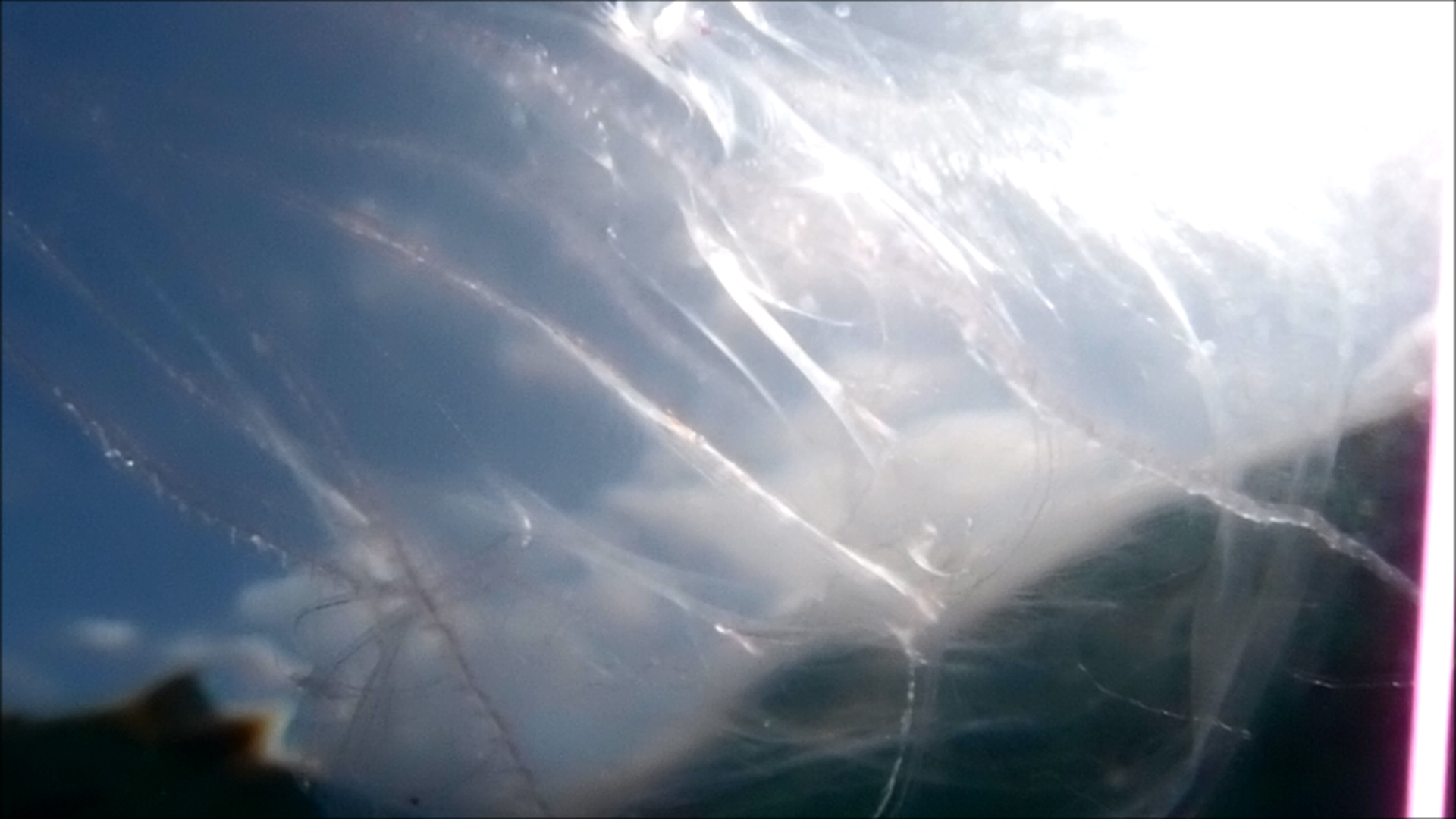 2022-04-14 Am Strand und im Wasser (Quallenvideo, Stills & Numbers) (Typo Grafik, Video)