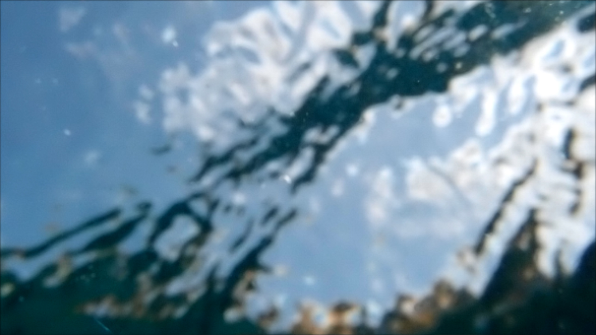 2022-04-14 Am Strand und im Wasser (Quallenvideo, Stills & Numbers) (Typo Grafik, Video)