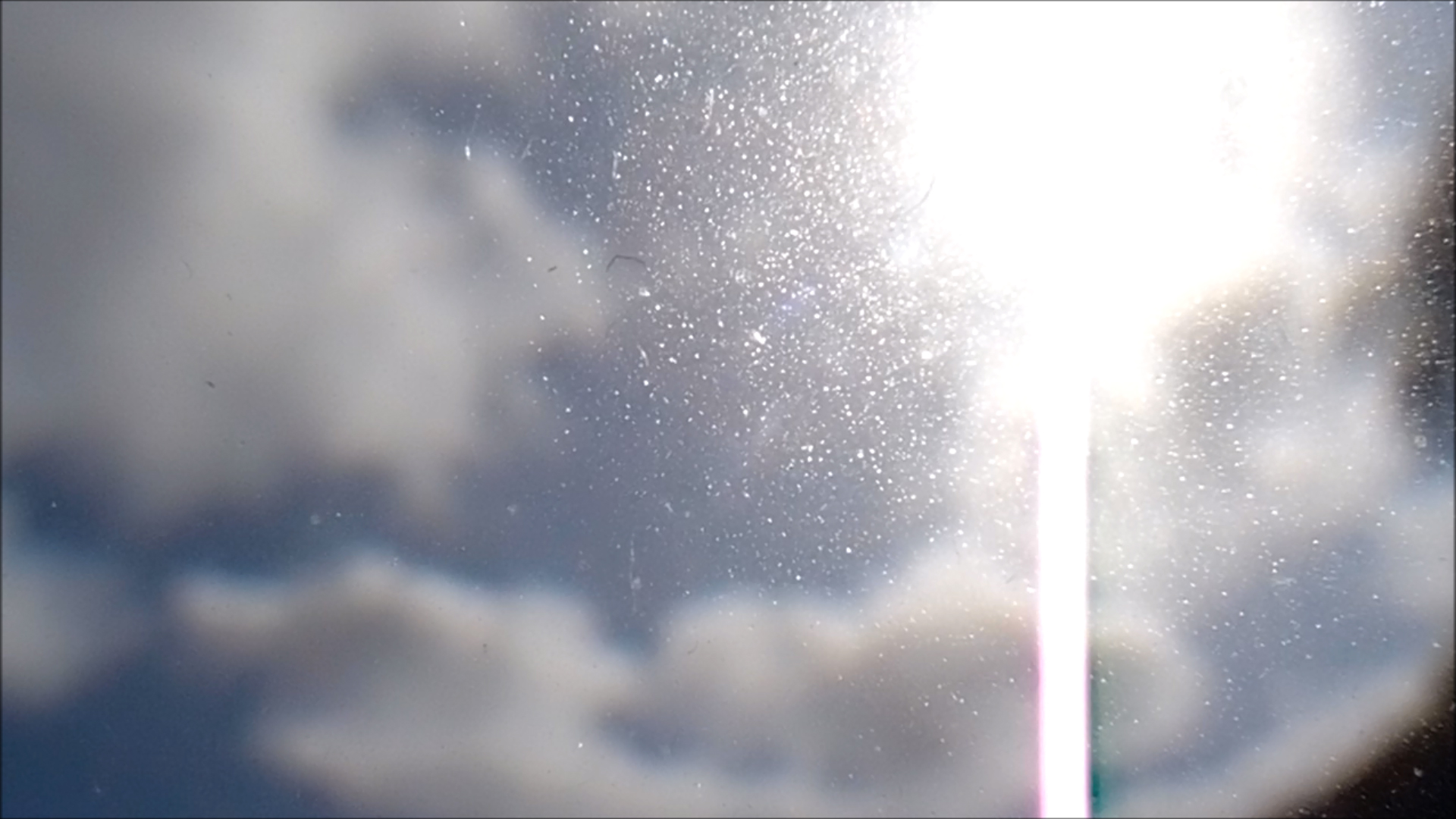 2022-04-14 Am Strand und im Wasser (Quallenvideo, Stills & Numbers) (Typo Grafik, Video)