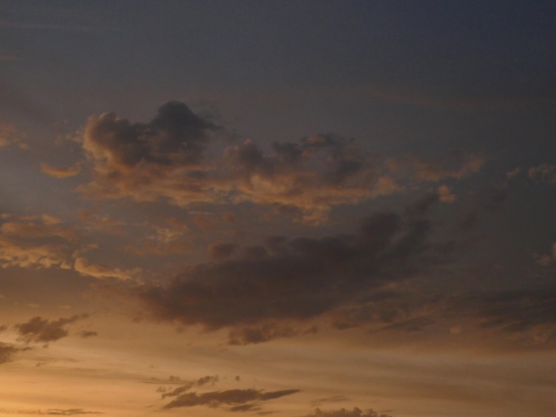 2022-04-17 Sonnenuntergang (Foto, Video)