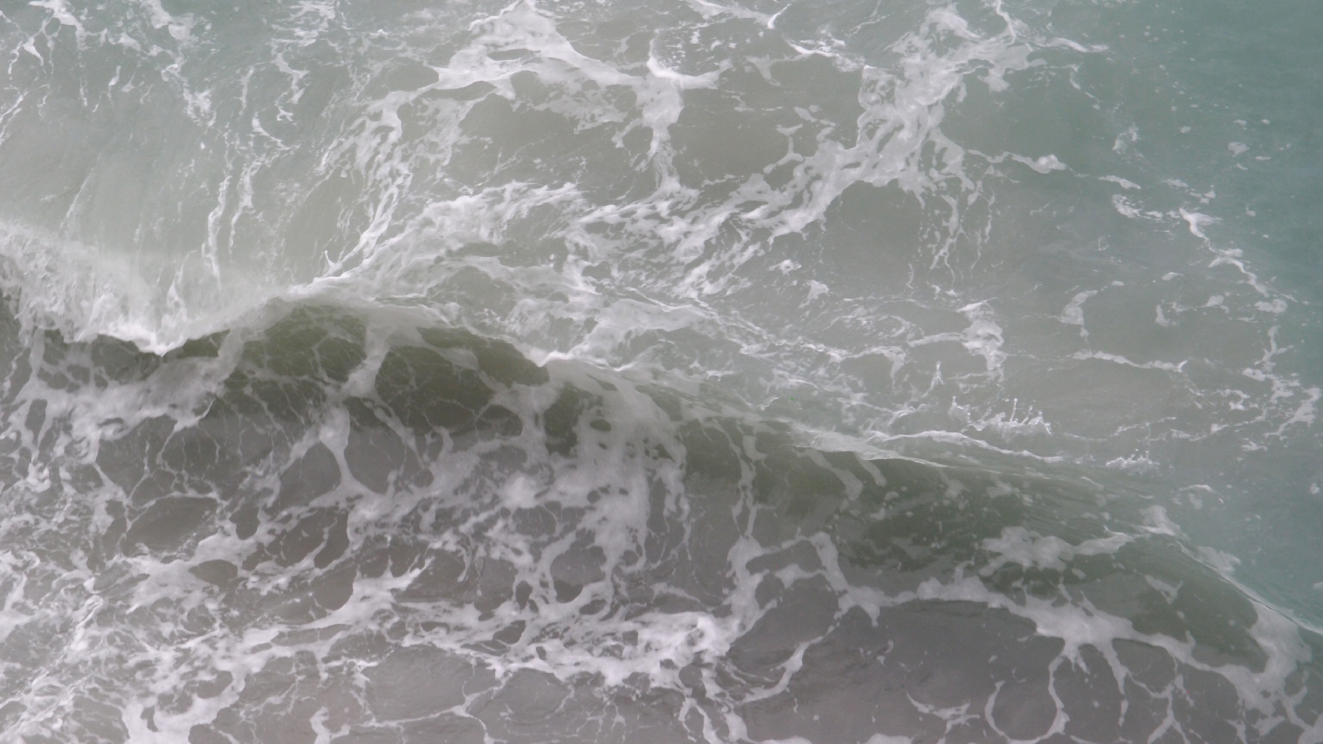 2022-10-26 09 Uhr 01 Wellen nach dem Sturm (Foto, Video)