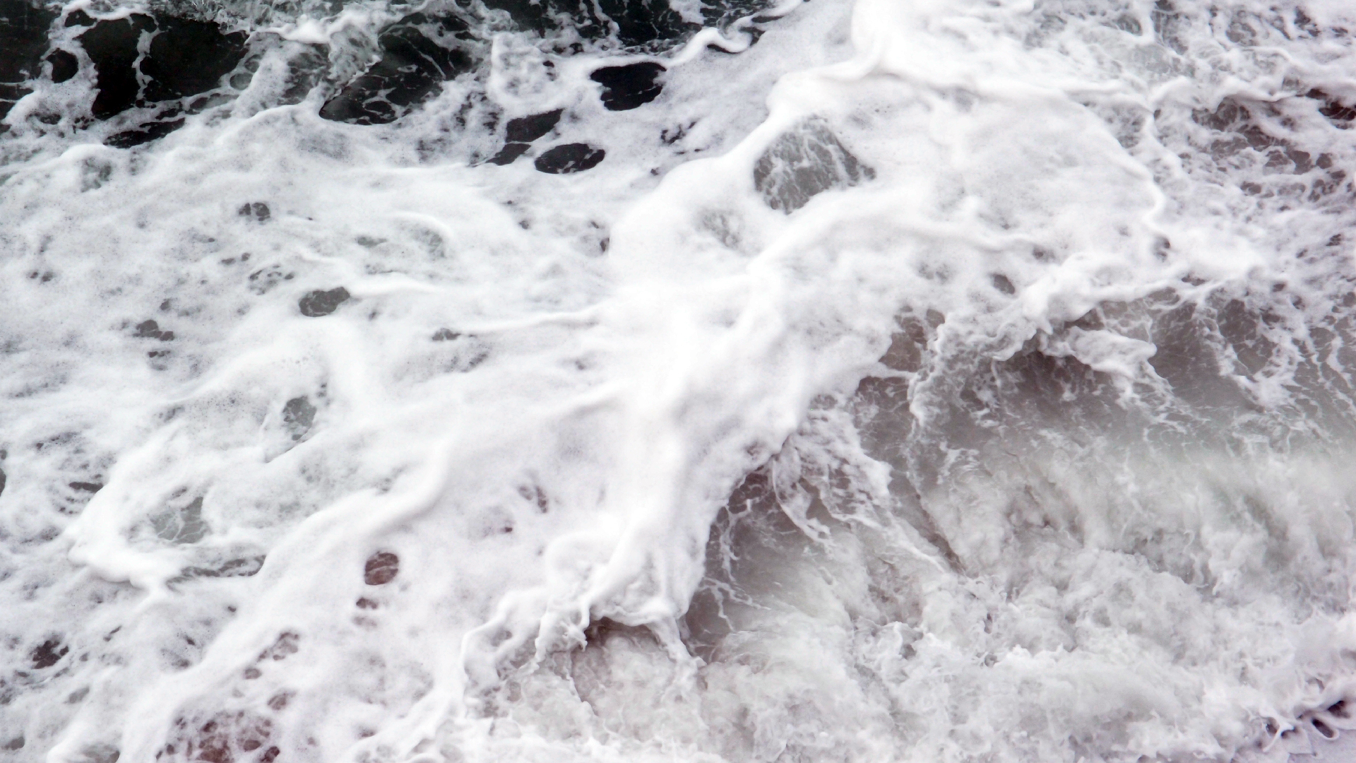 2022-10-26 09 Uhr 01 Wellen nach dem Sturm (Foto, Video)