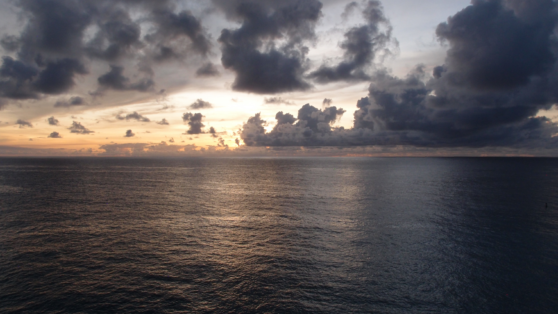 2022-10-27 15 Uhr 58 Wolken und Wellen (Foto, Video)