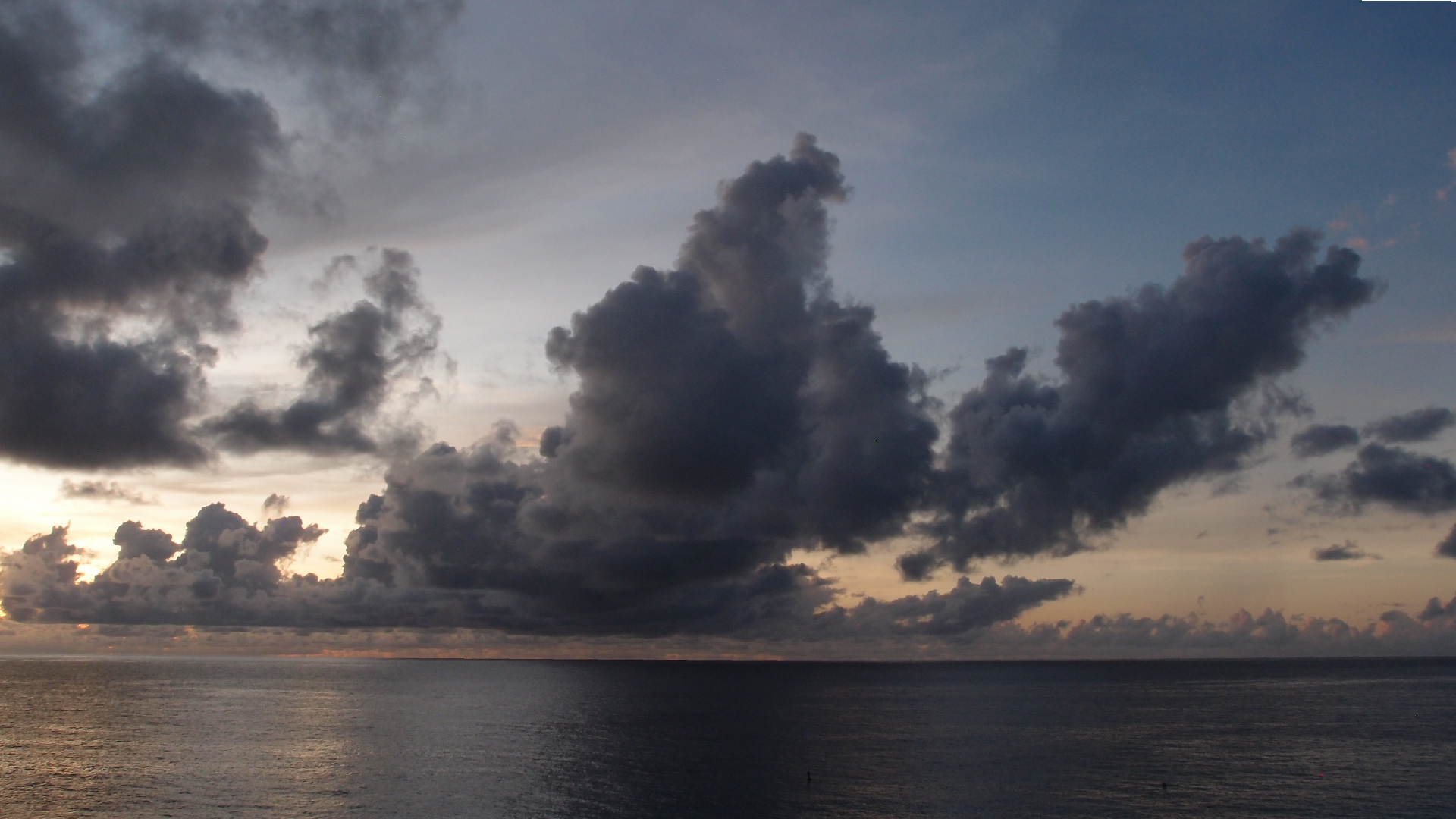 2022-10-27 15 Uhr 58 Wolken und Wellen (Foto, Video)