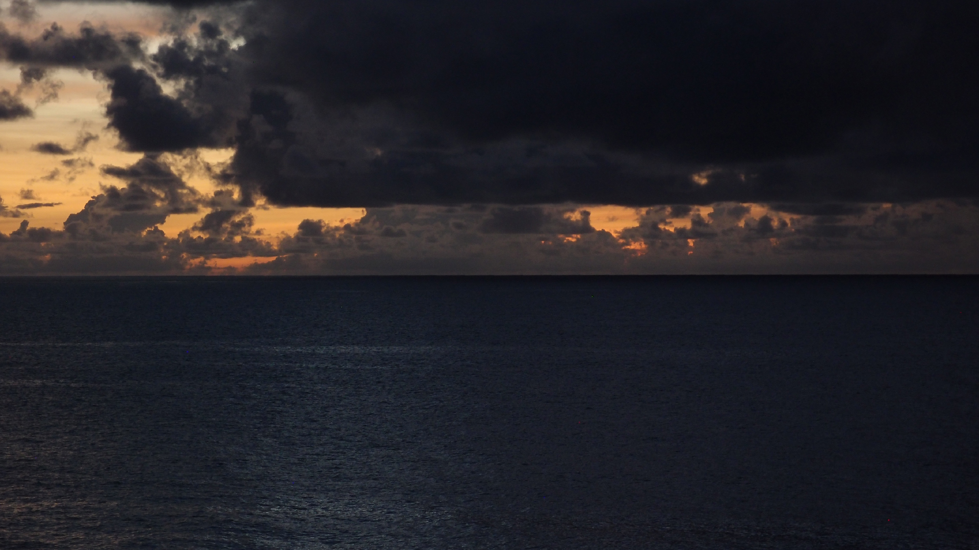 2022-10-27 15 Uhr 58 Wolken und Wellen (Foto, Video)
