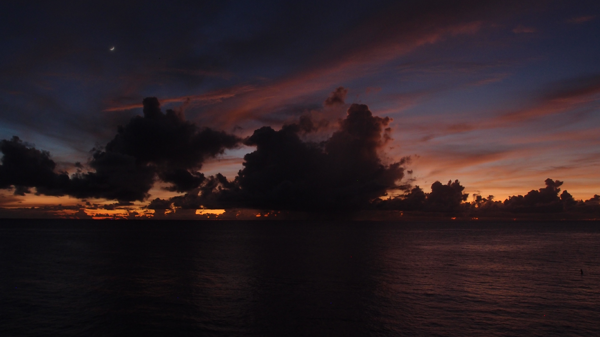 2022-10-27 15 Uhr 58 Wolken und Wellen (Foto, Video)