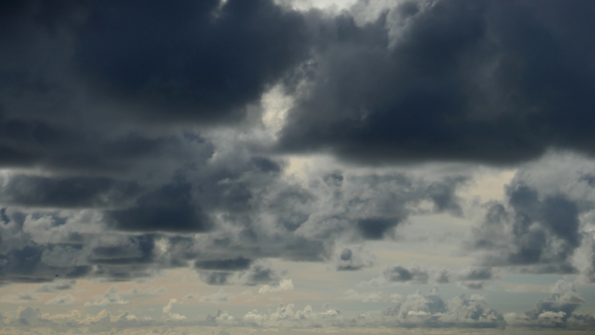 2022-10-27 15 Uhr 58 Wolken und Wellen (Foto, Video)
