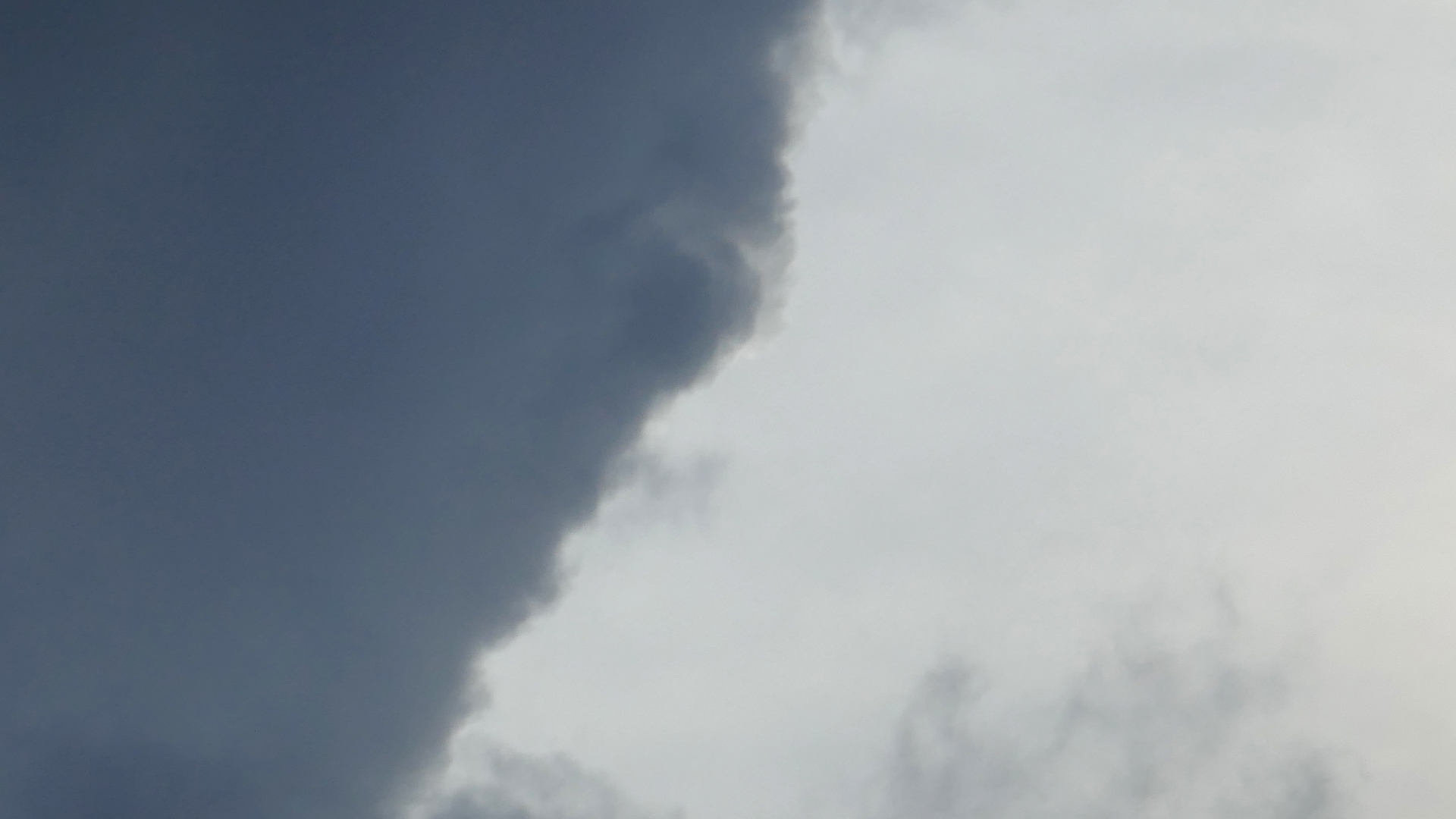 2022-10-27 15 Uhr 58 Wolken und Wellen (Foto, Video)