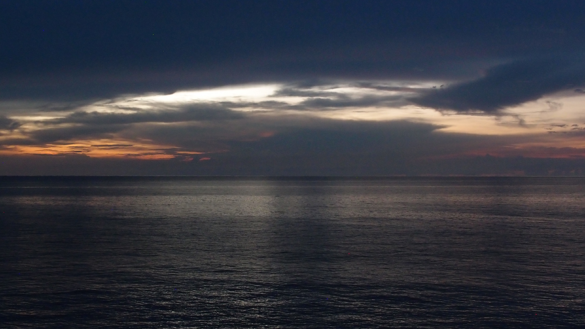 2022-11-08 17 Uhr 48 das Meer (Foto, Video)