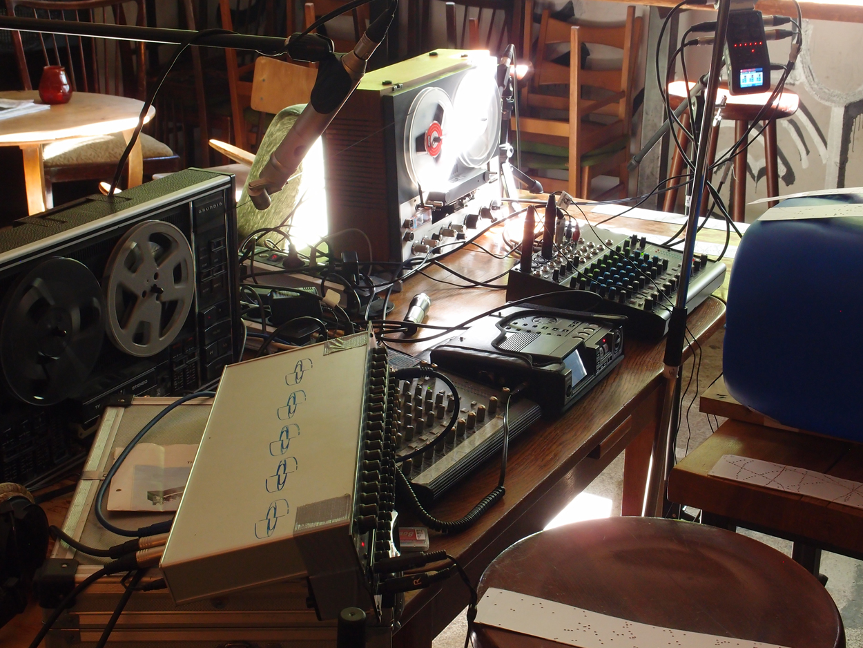 2020-04-26 'sand' Remix Teil 7 (Aufnahme Tonband und Remix 2) (Audio + Video)