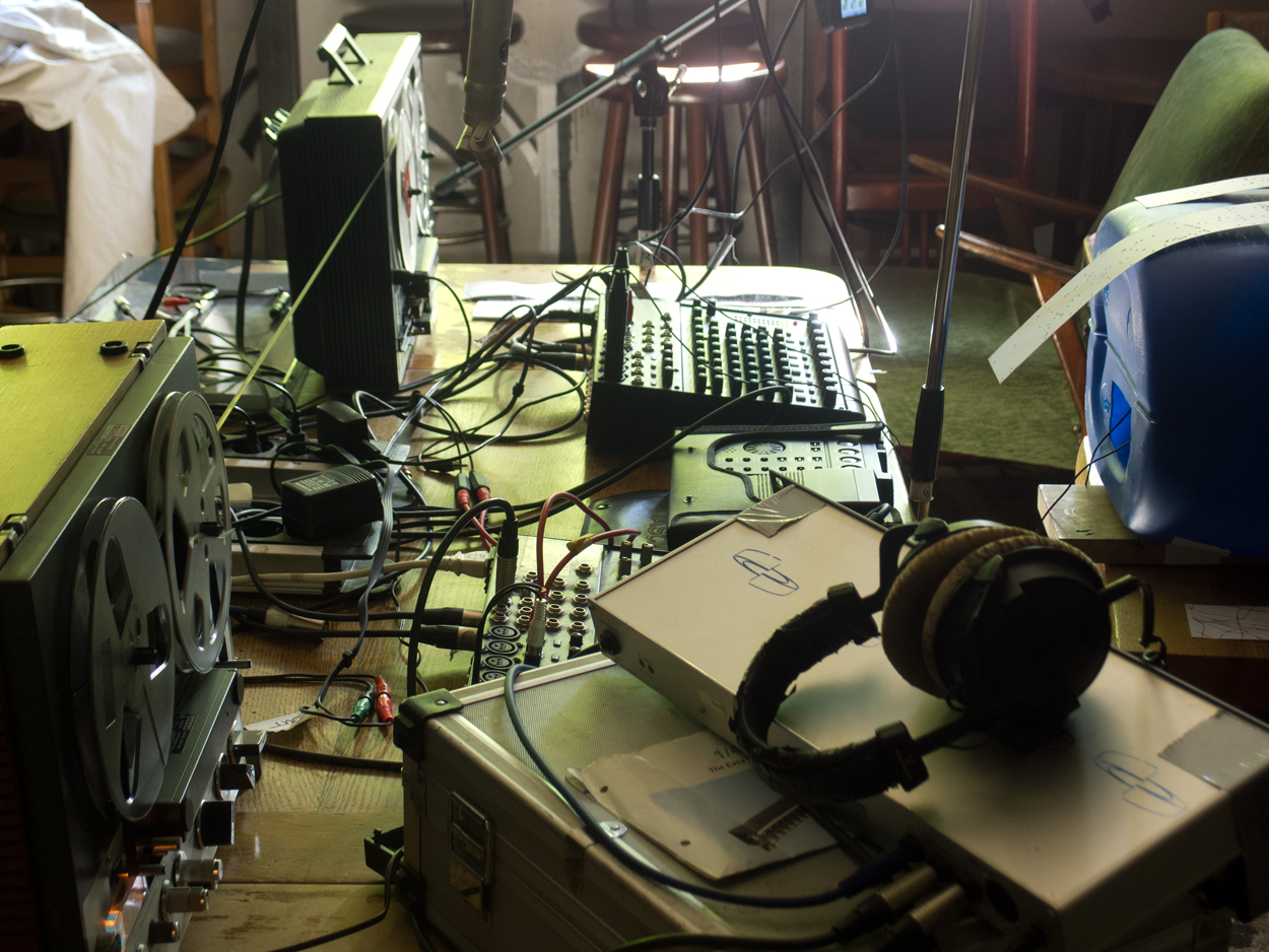 2020-05-01 'sand' Remix Teil 13 (Remix + Aufnahme Tonband, 2te Reprise) (Audio + Video)