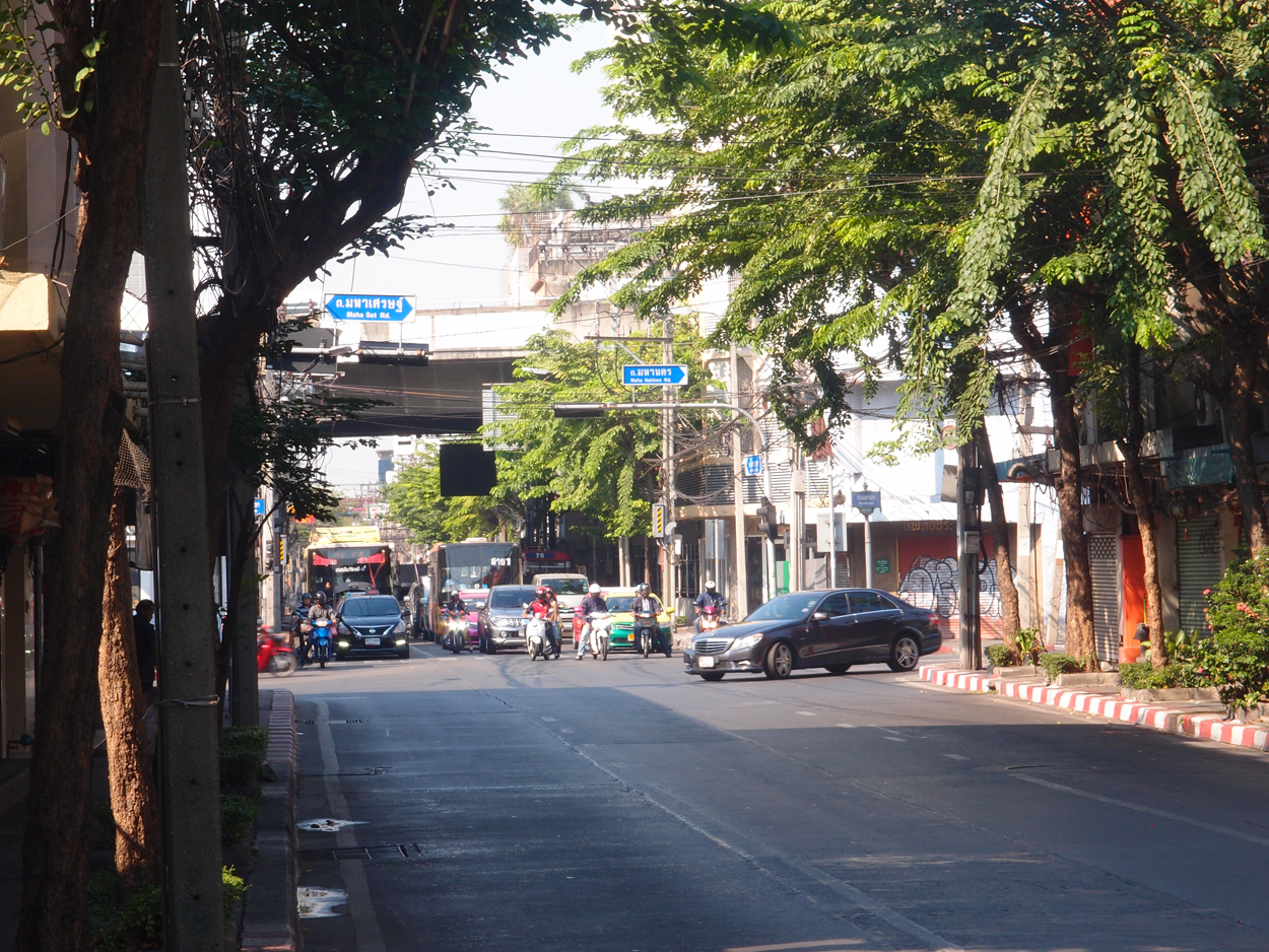 2020-01-04 10 uhr Si Phraya Road