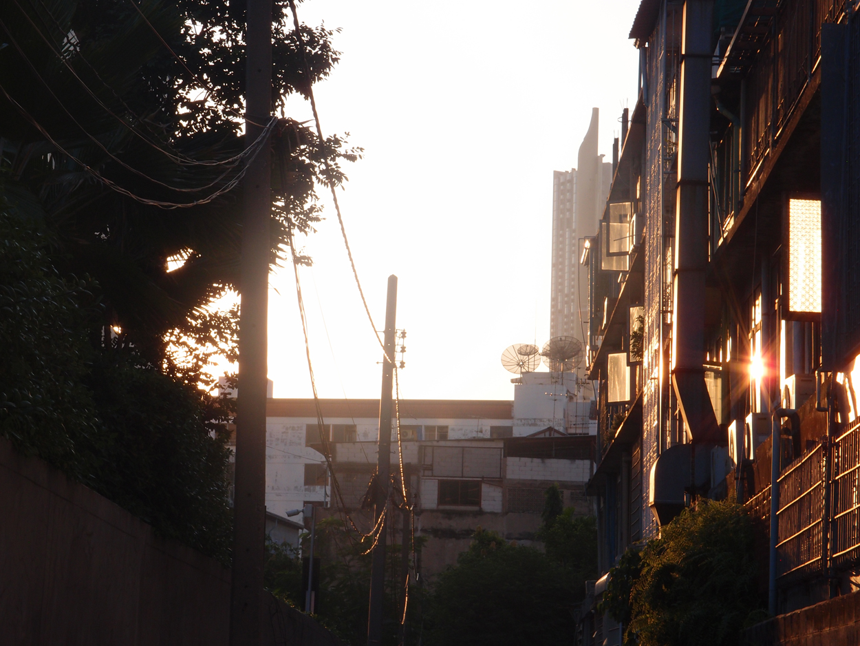 2020-01-05 17 uhr Si Phraya Road (Foto, Video)